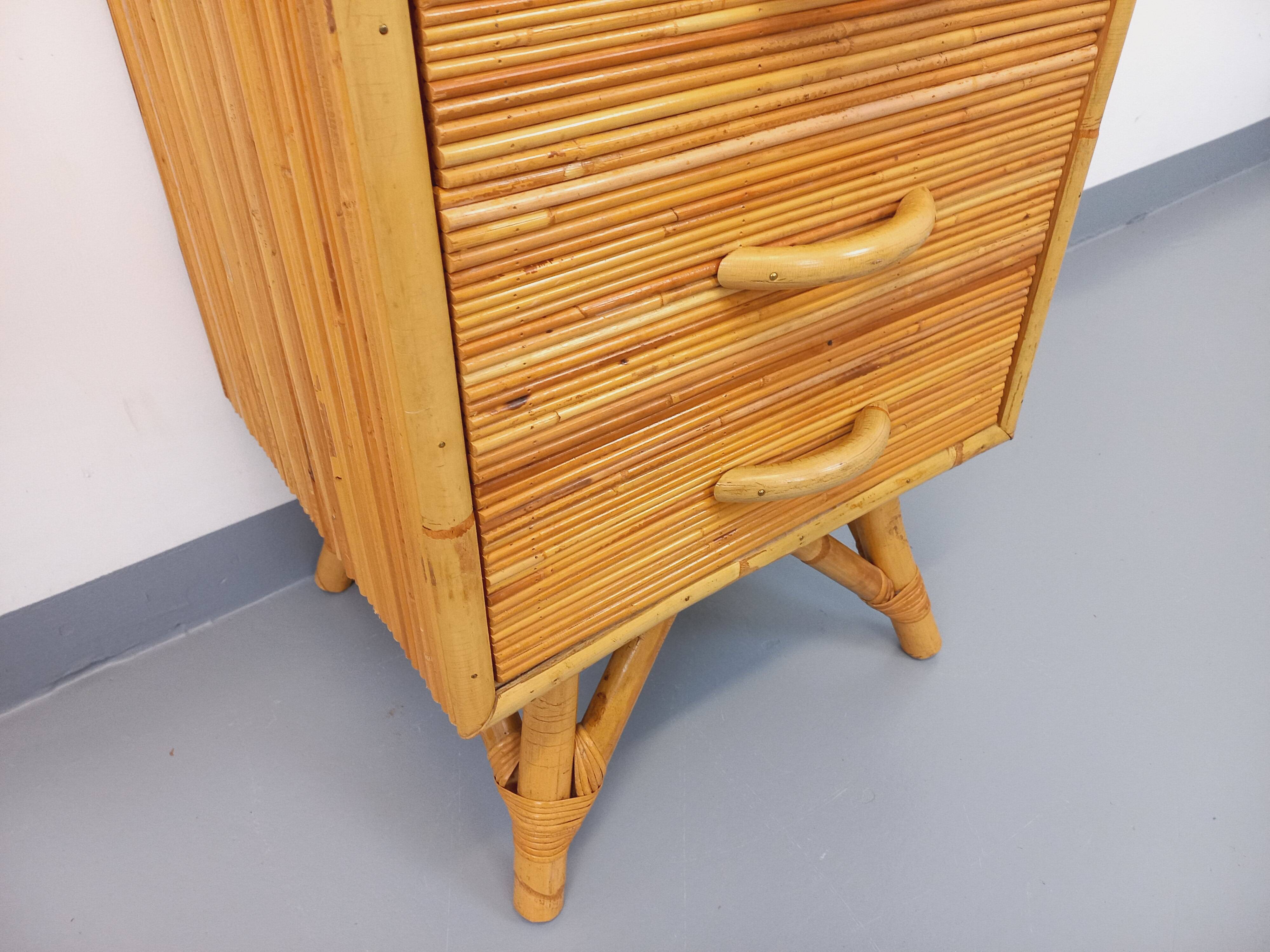 Commode chiffonnier vintage en rotin des années 70