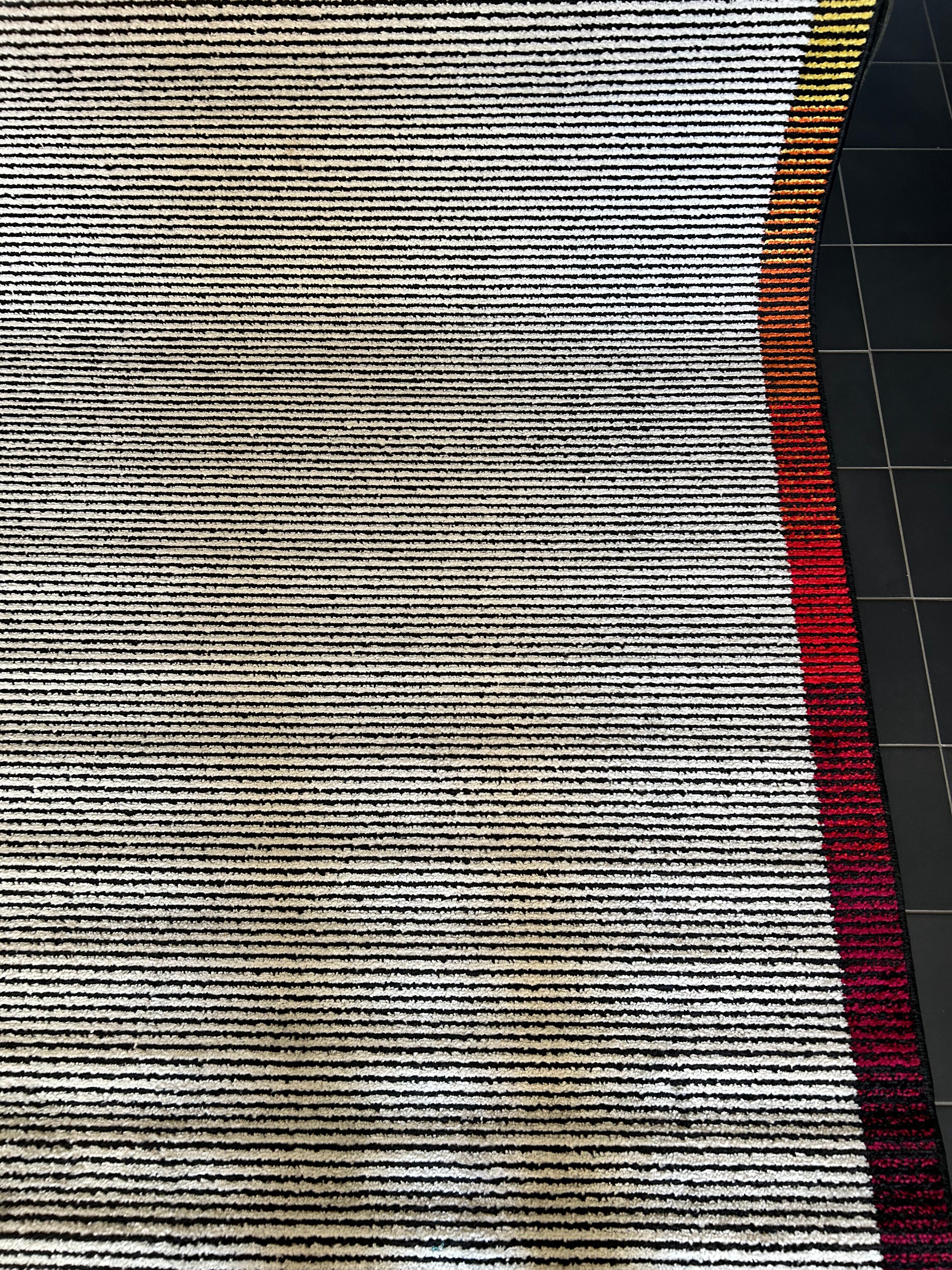 Graphic rug thousand stripes 200x290