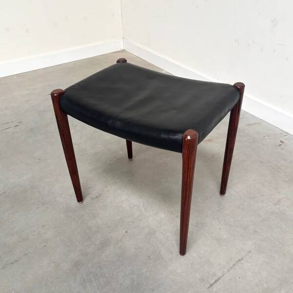 Set of Møller 80A stools, 1960s