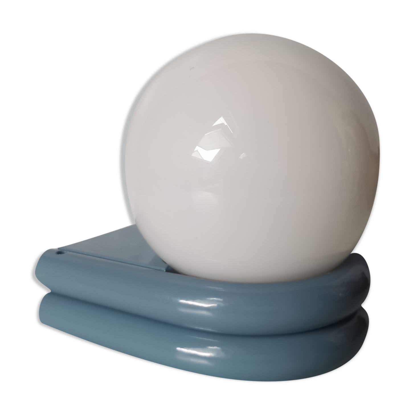 Vintage metal and opaline wall lamp