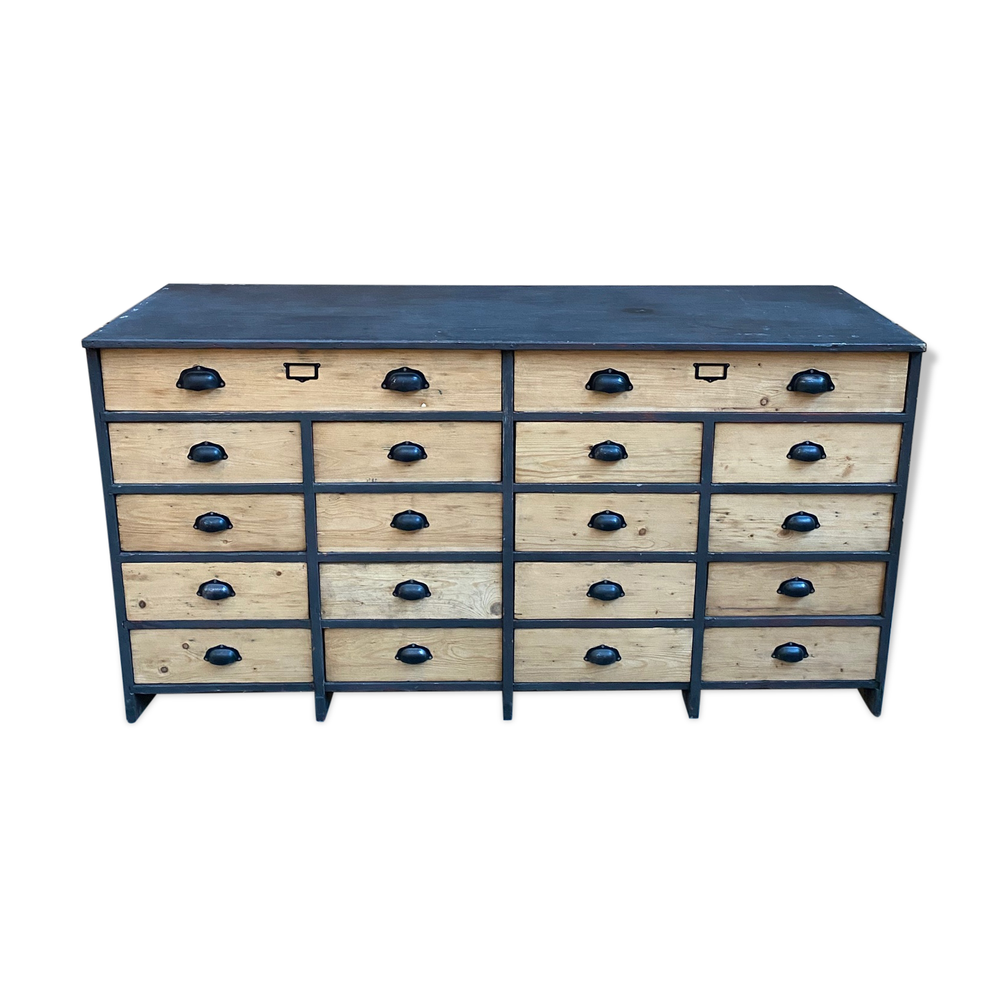 Trade cabinet with drawers
