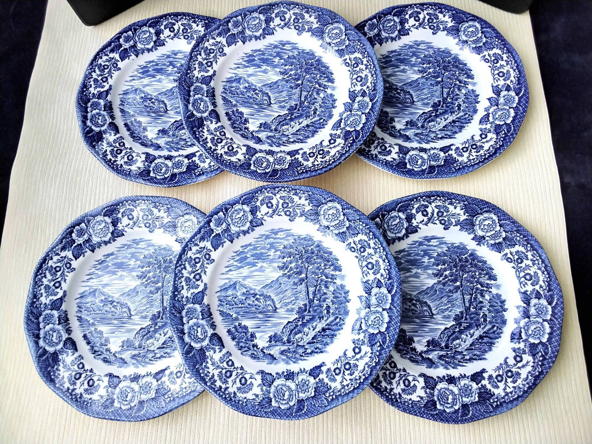 6 Lochs of Scotland Enoch Wedgwood Dessert Plates