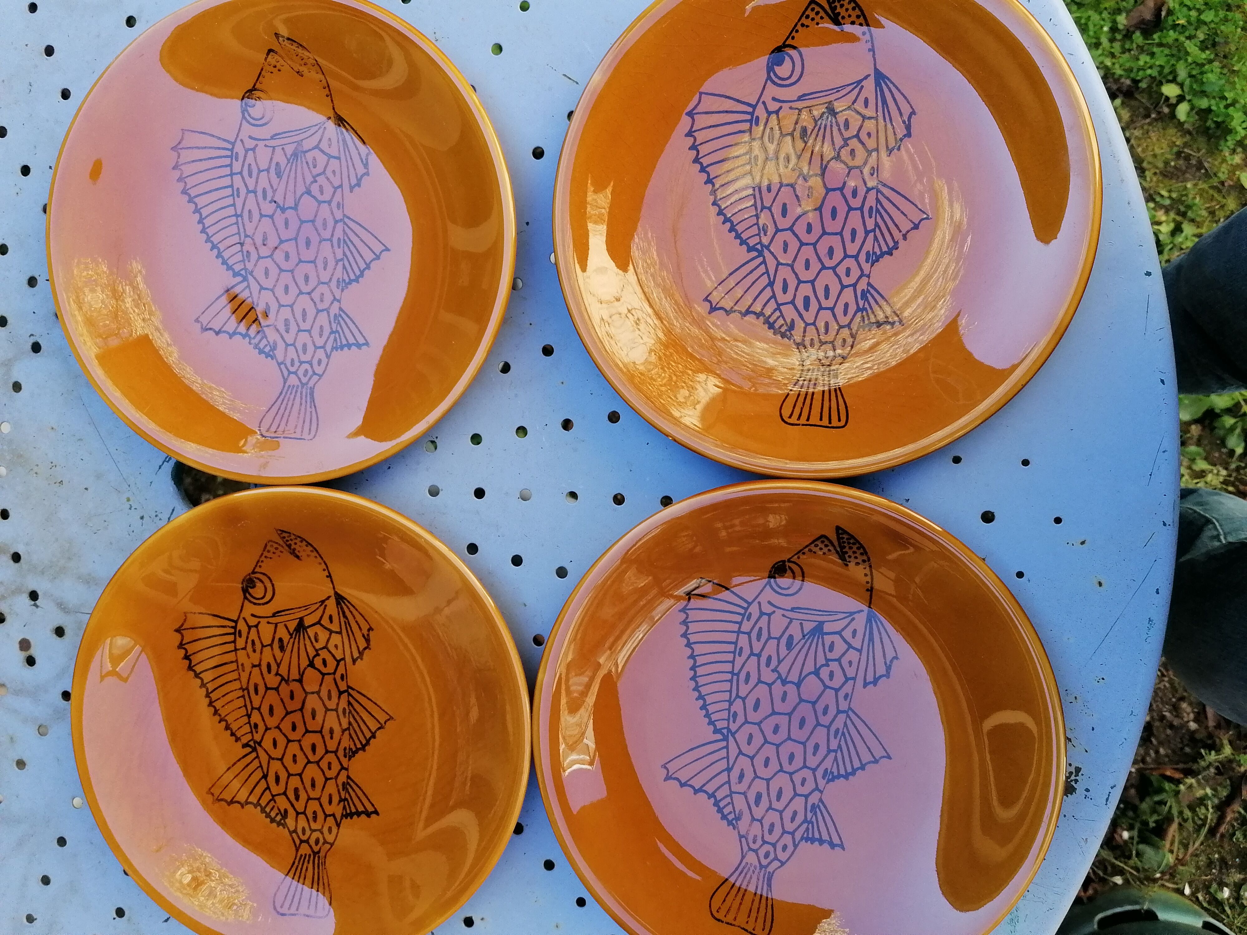 Vintage fish service