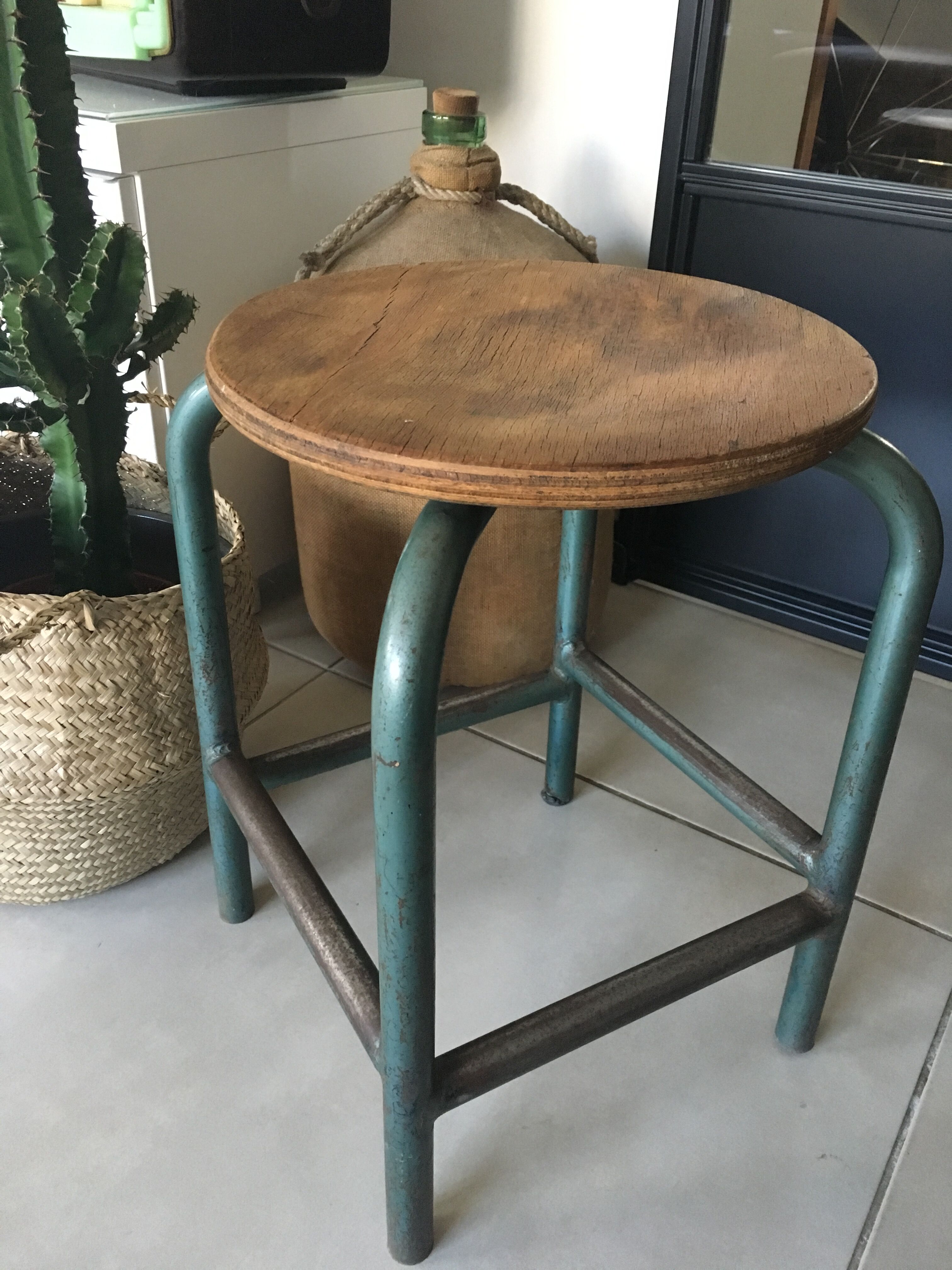 Paire de tabourets industriels