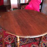 Round oak table