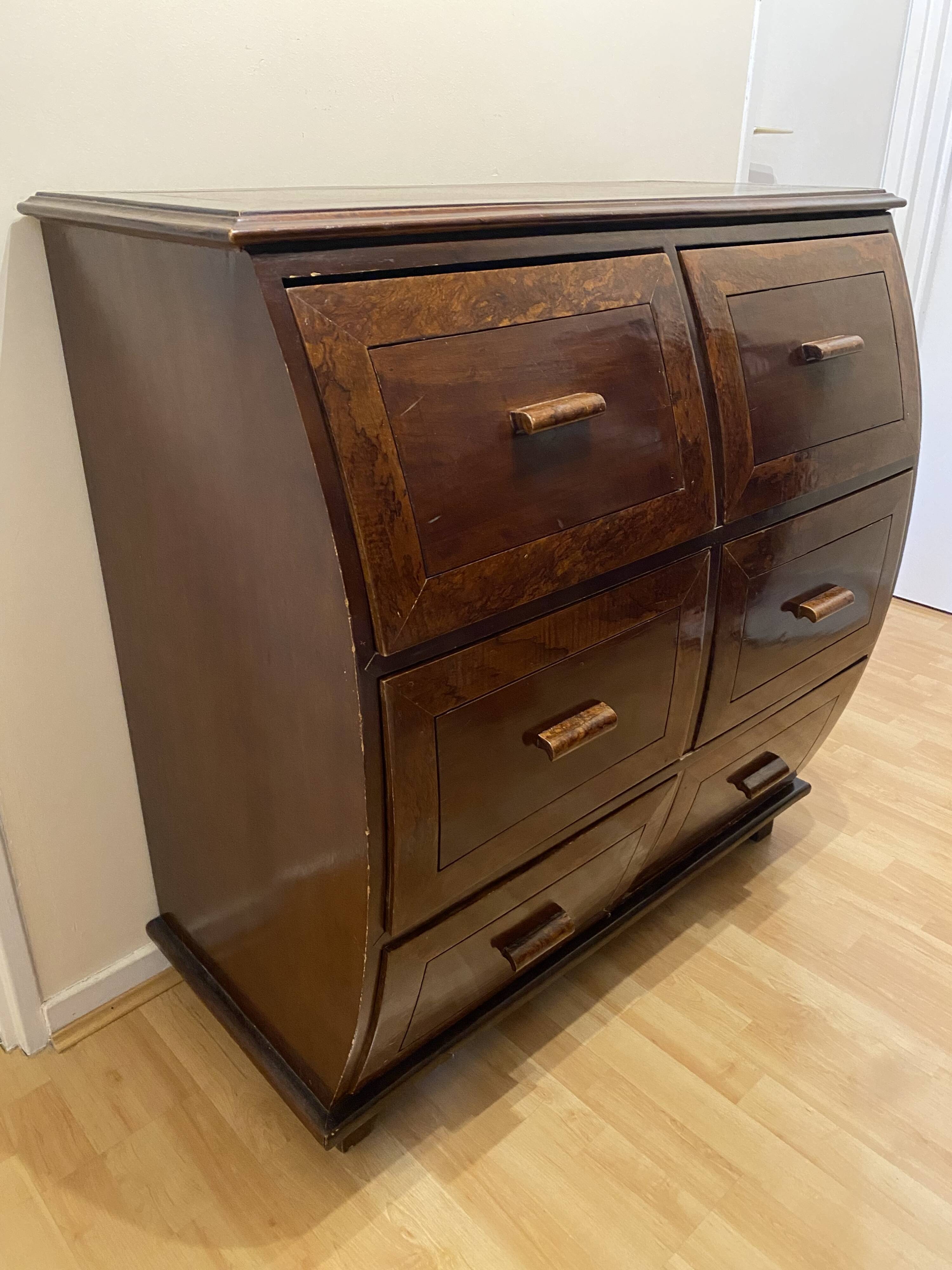Commode en bois d'Asie