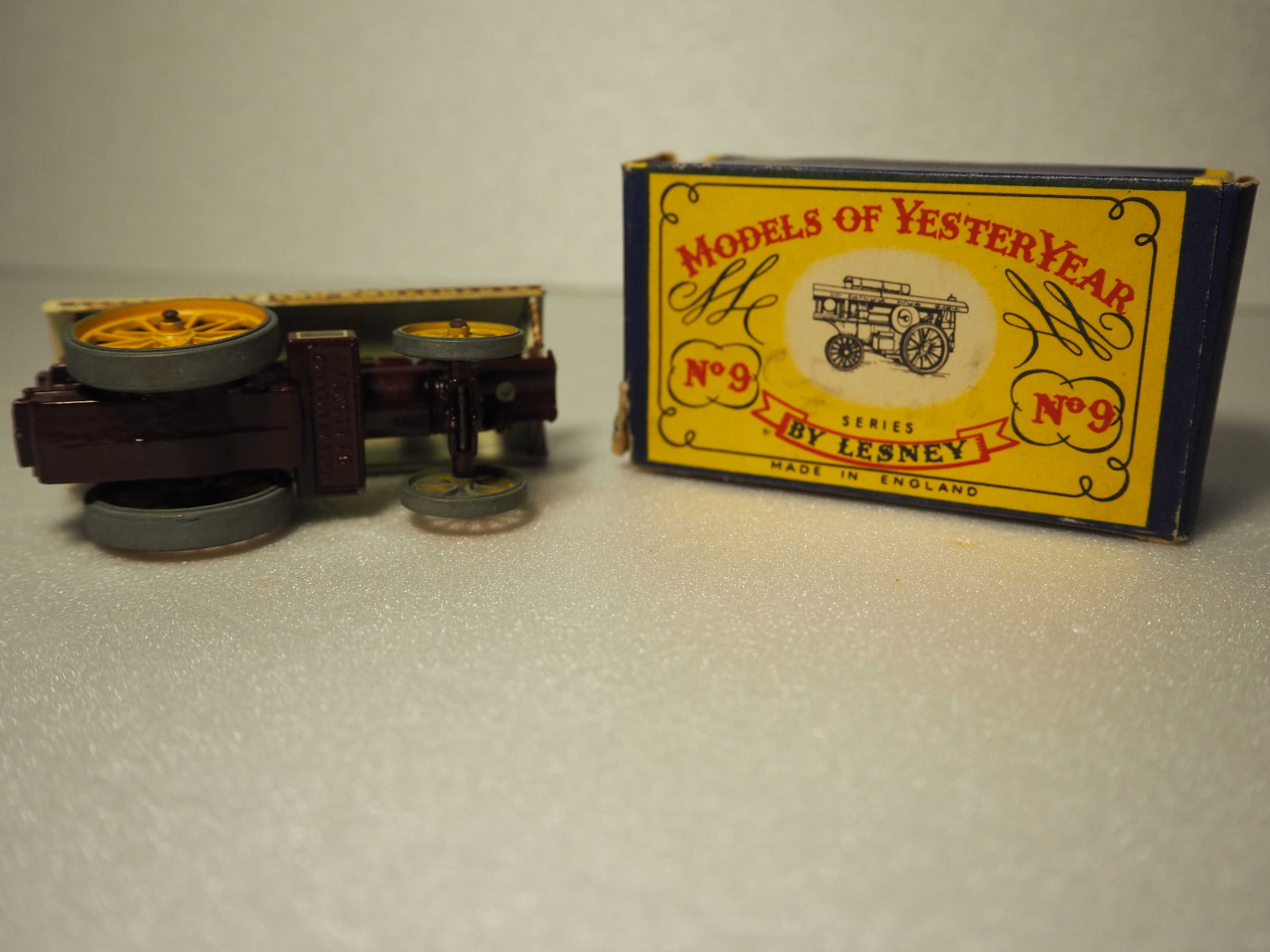 Matchbox models of yesteryear no.9 - the fowler big lion showman engine - series by lesney