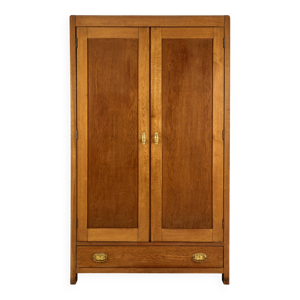 Armoire en bois vintage,