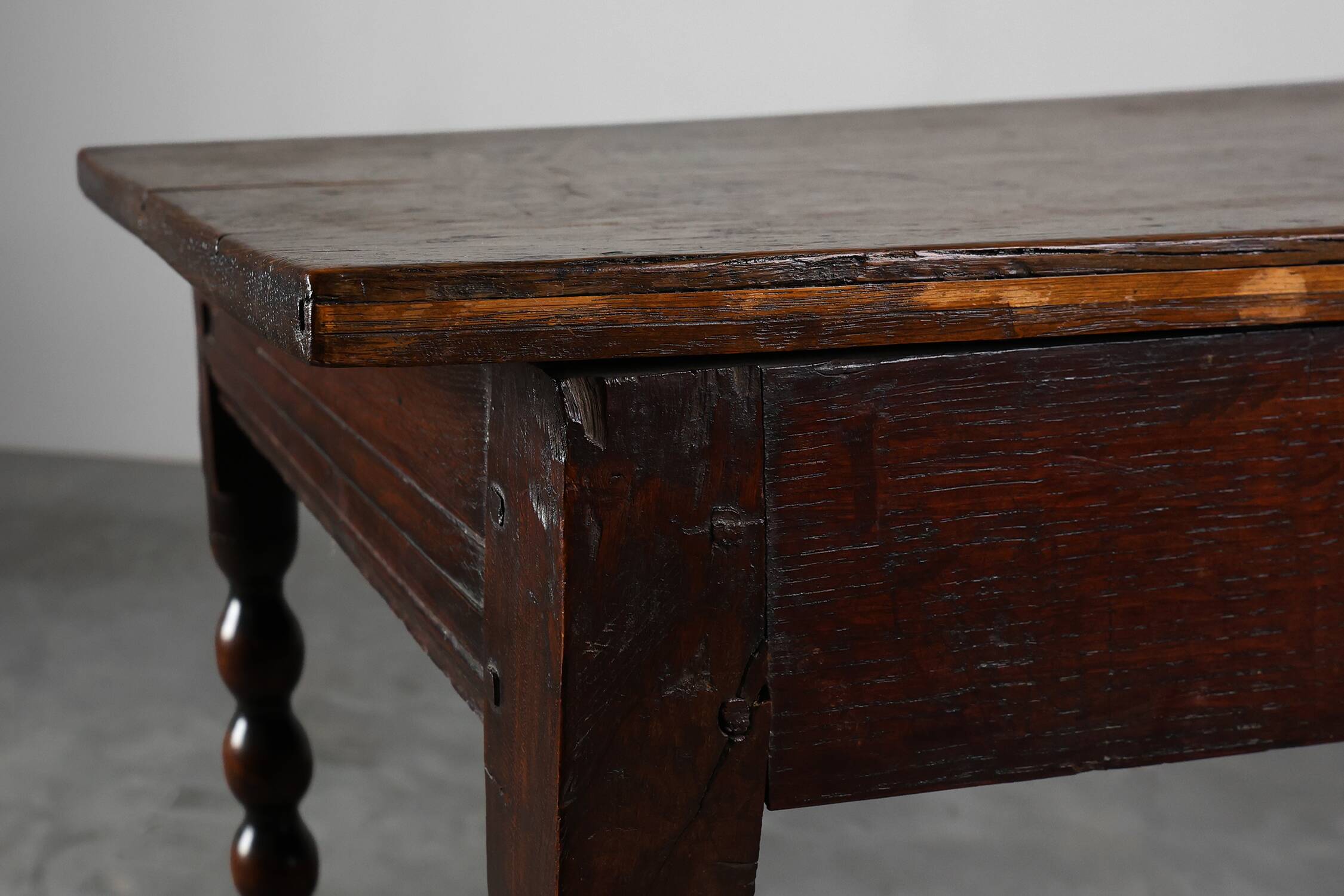 18th Century English Bobbin-Turned Oak Side Table with Bronze Hardware, Jam