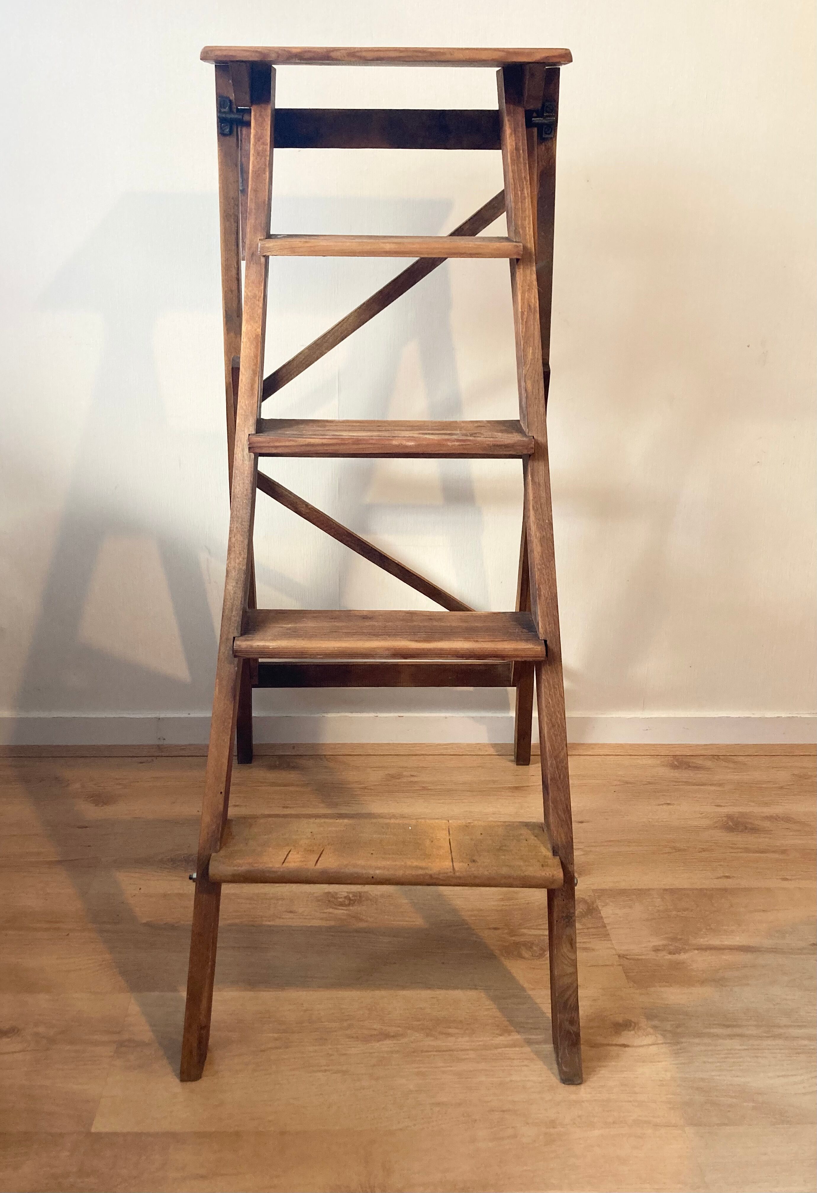 Painter's stepladder
