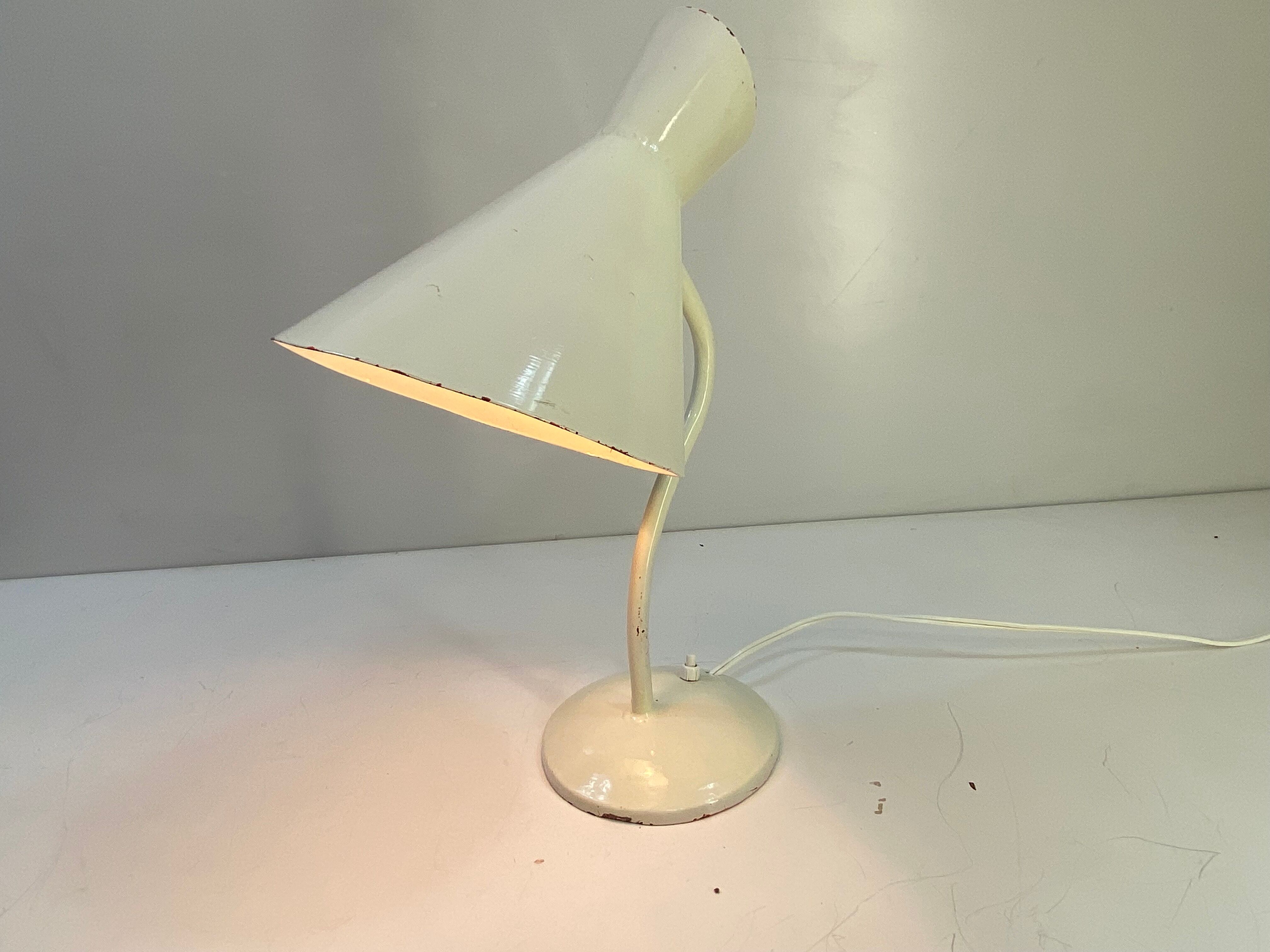 Lampe a poser cocotte bauhaus 1950
