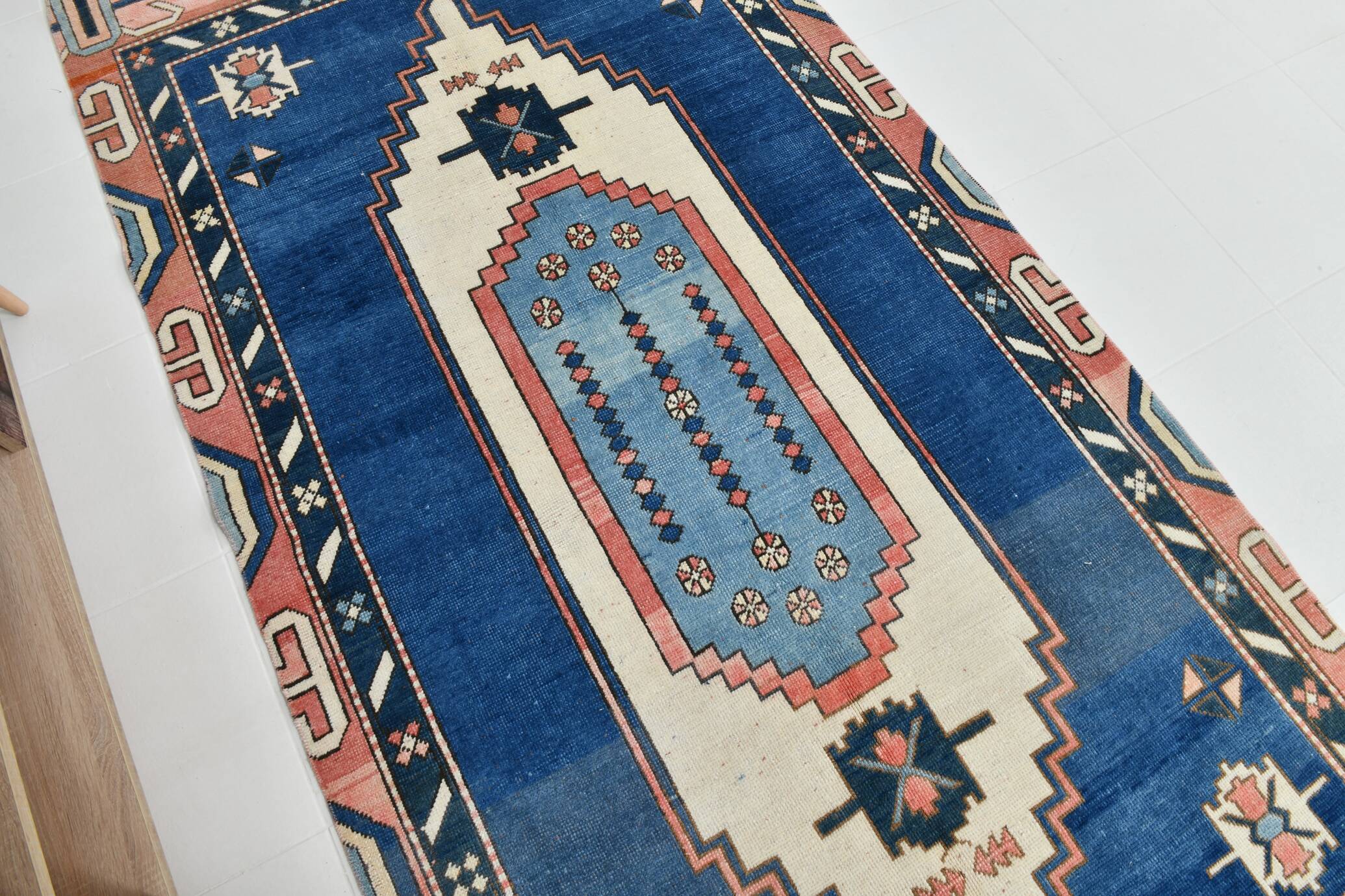 Tapis Vintage Géométrique Bleu et Rose Fait Main – Style Oriental,128x265Cm