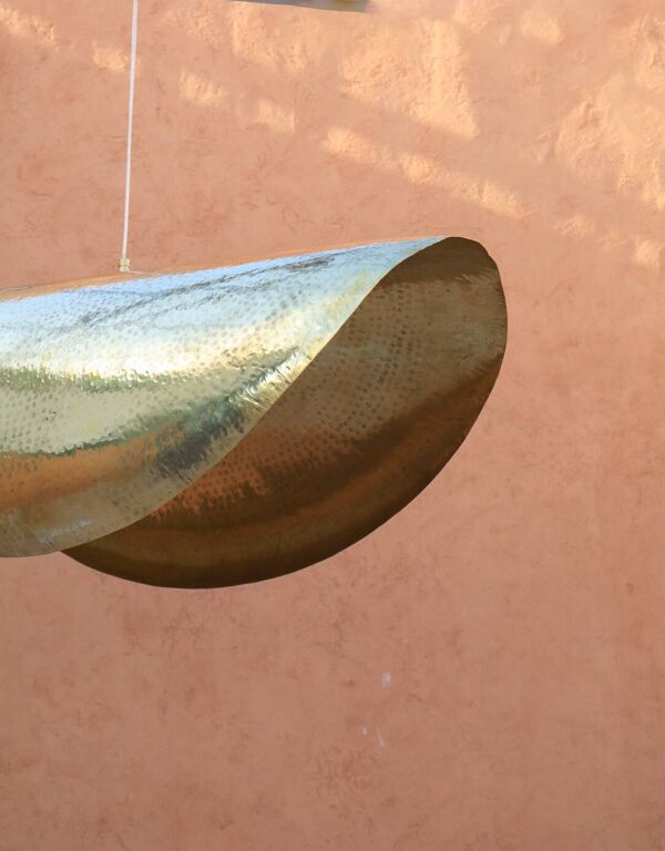 Suspension en laiton en forme de lotus fait-main