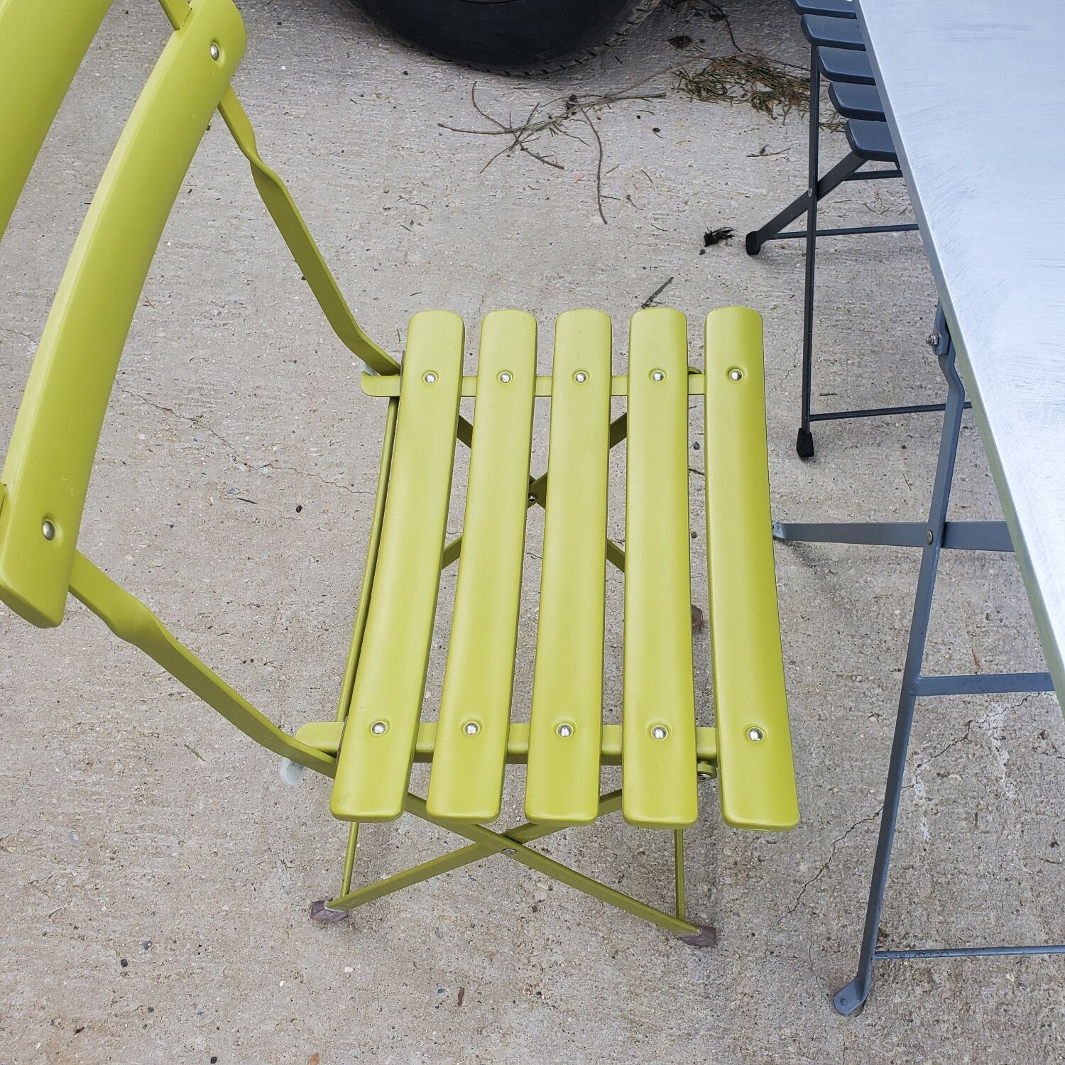 Garden furniture square table 4 folding chairs