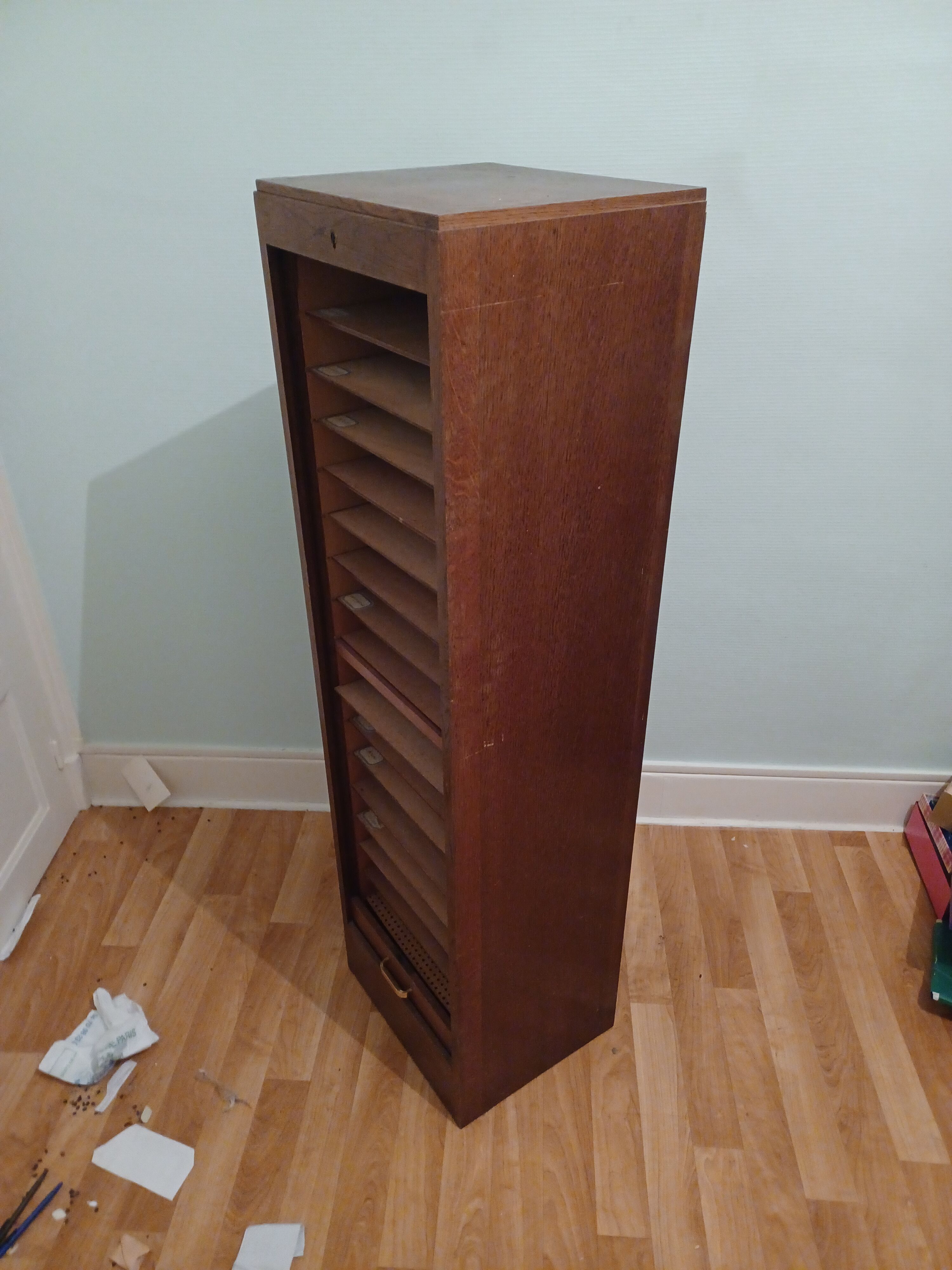 Curtain filing cabinet
