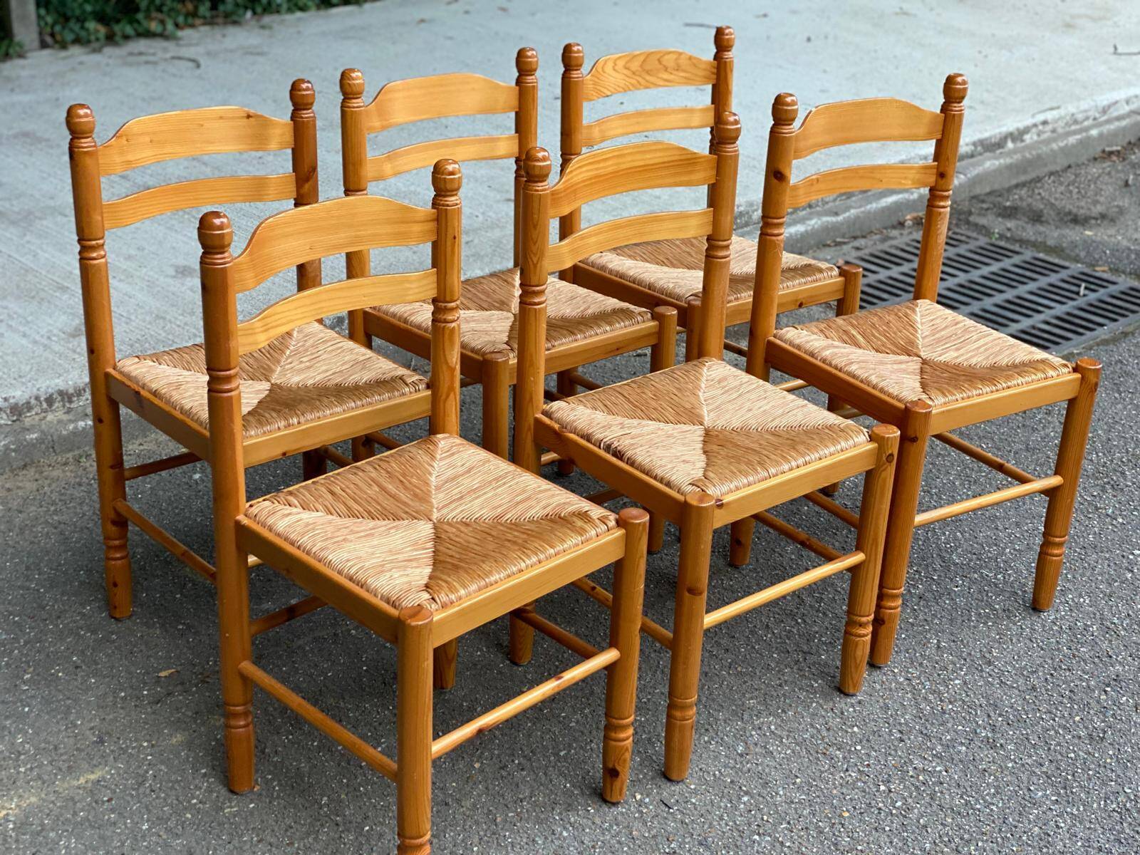 6 Scandinavian chairs in solid wood and straw, 1980