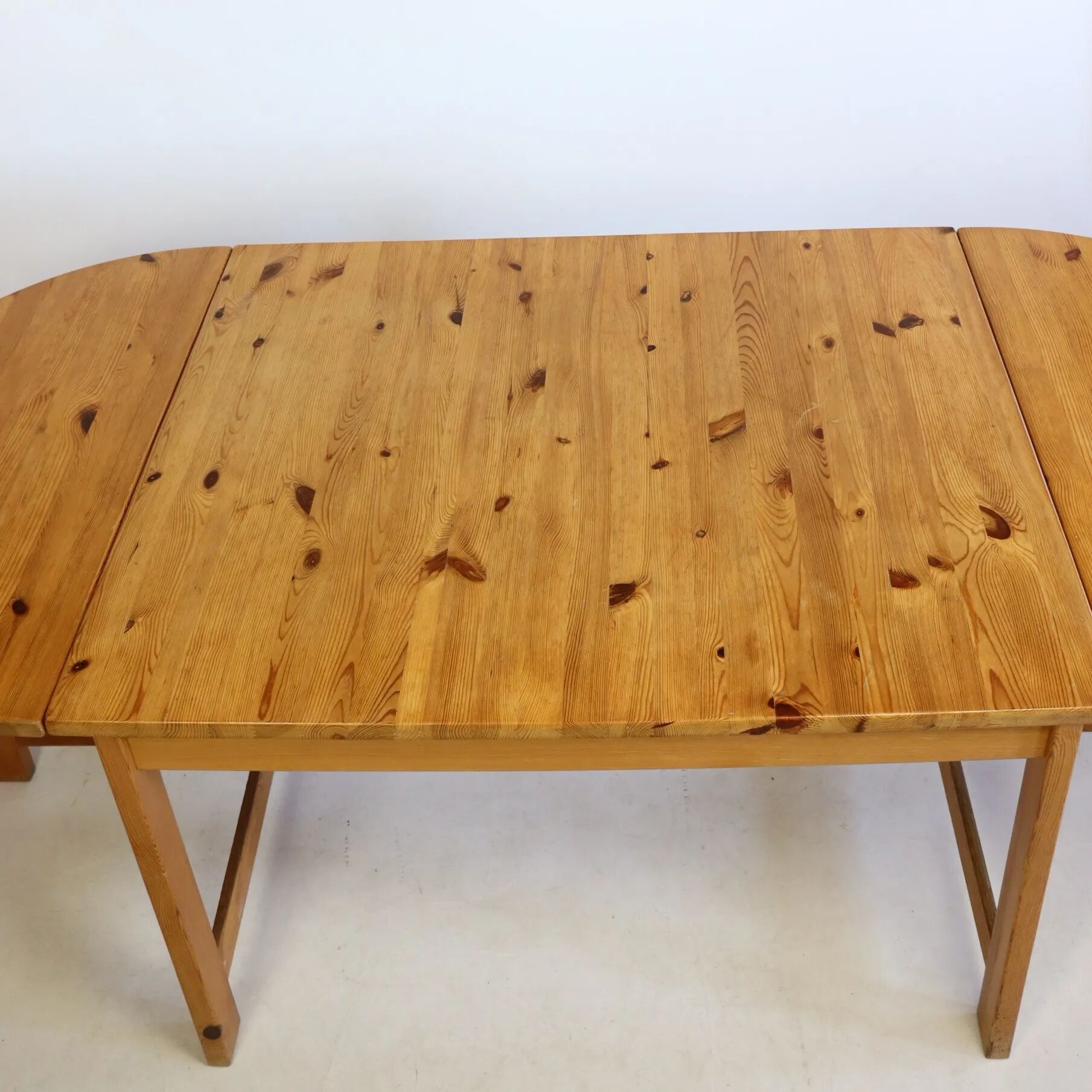 Table à manger en pin de Karin Moberg années 70