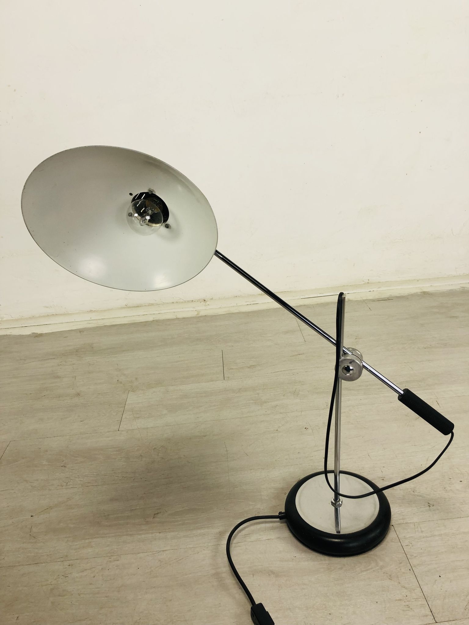 Grande lampe chromée
