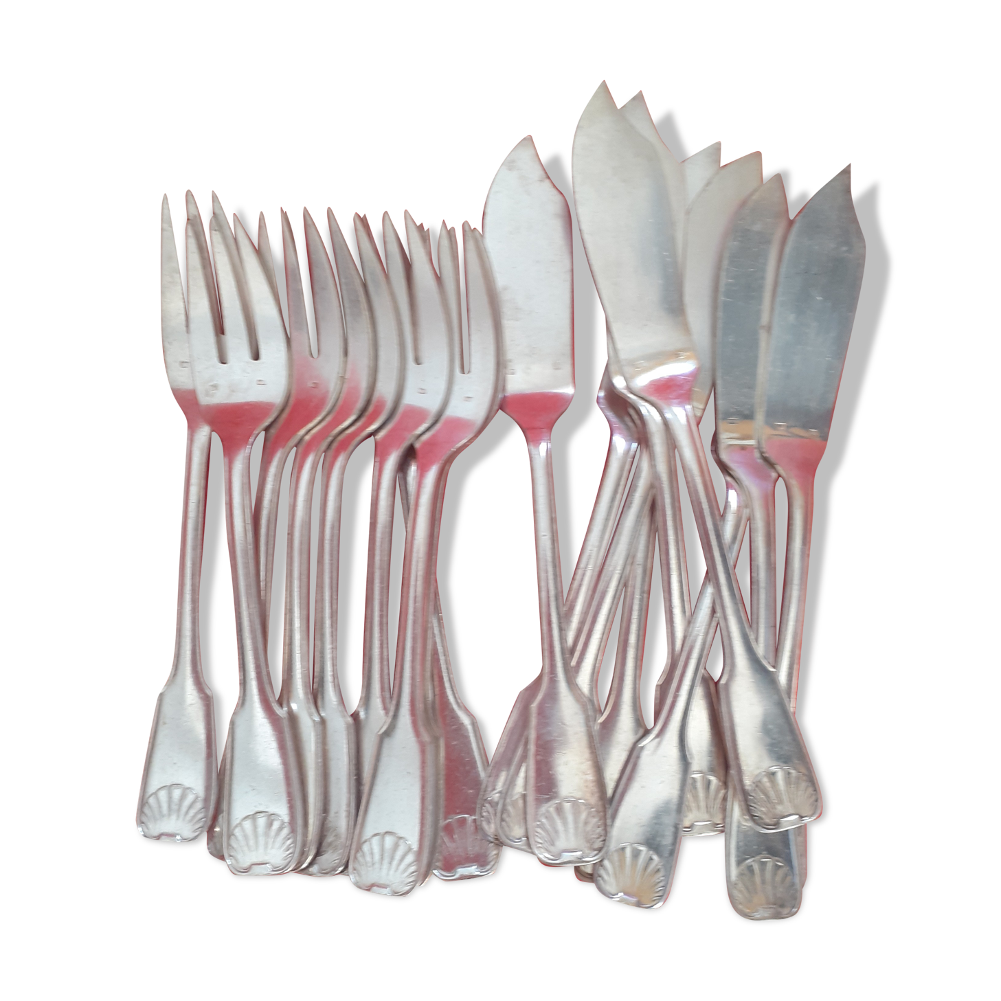 9 knives and 9 fish whips, silver metal, shell model