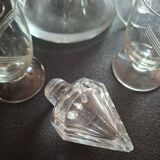 Port decanter and its 6 glasses