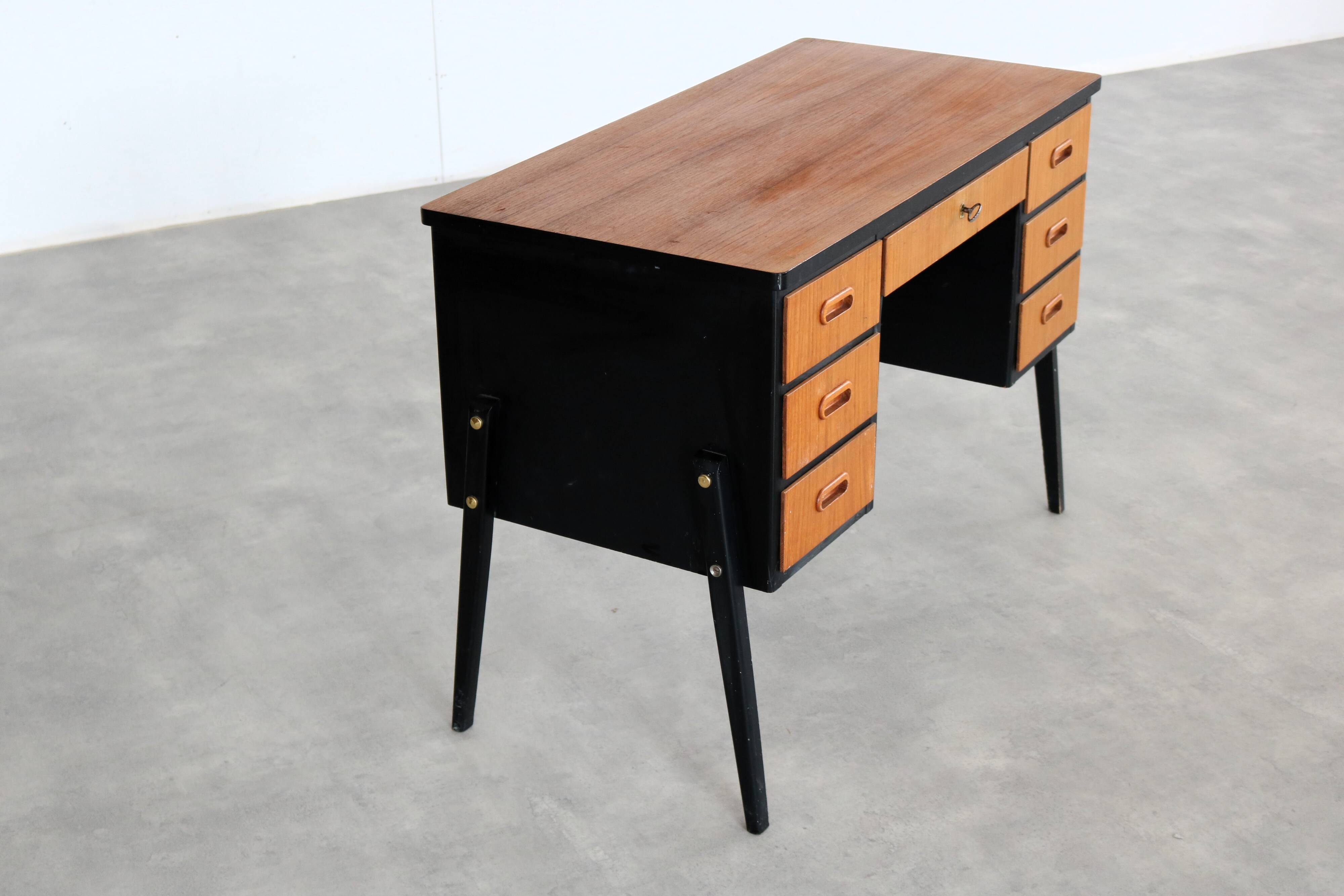 Vintage desk | desk | 60s | sweden