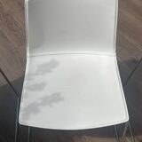 Set of 4 white Catifa Arper chairs
