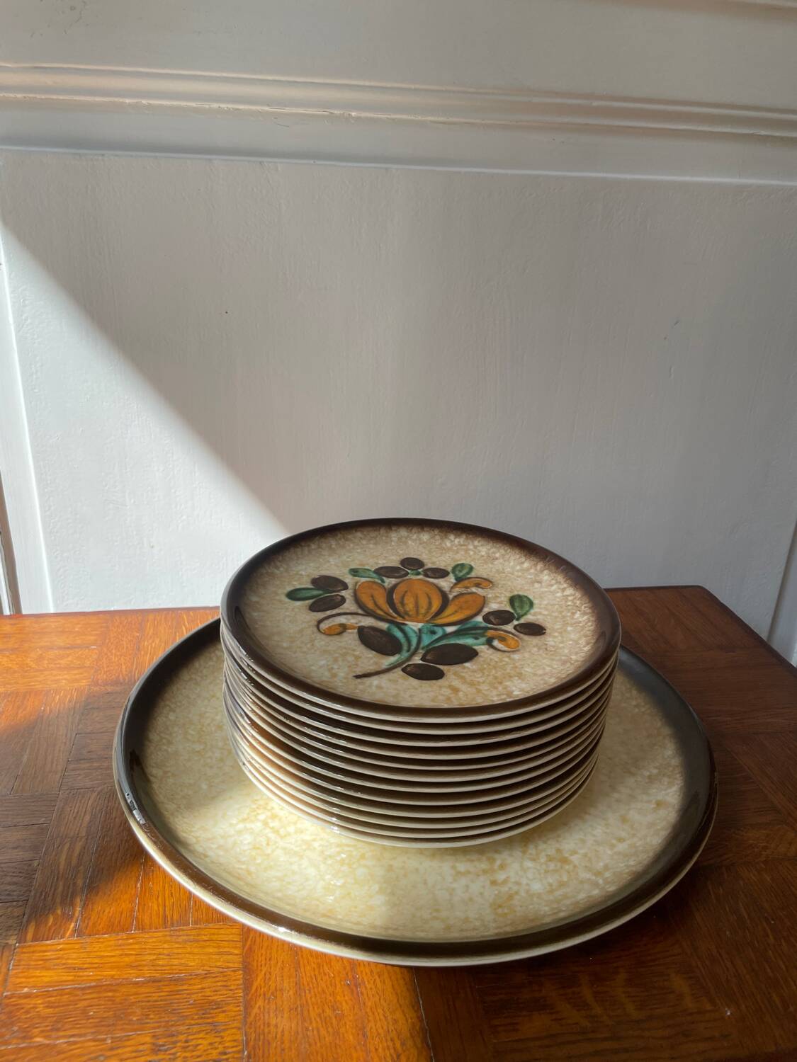 Set of 12 plates from the Boch La Louvière Corfu vintage collection