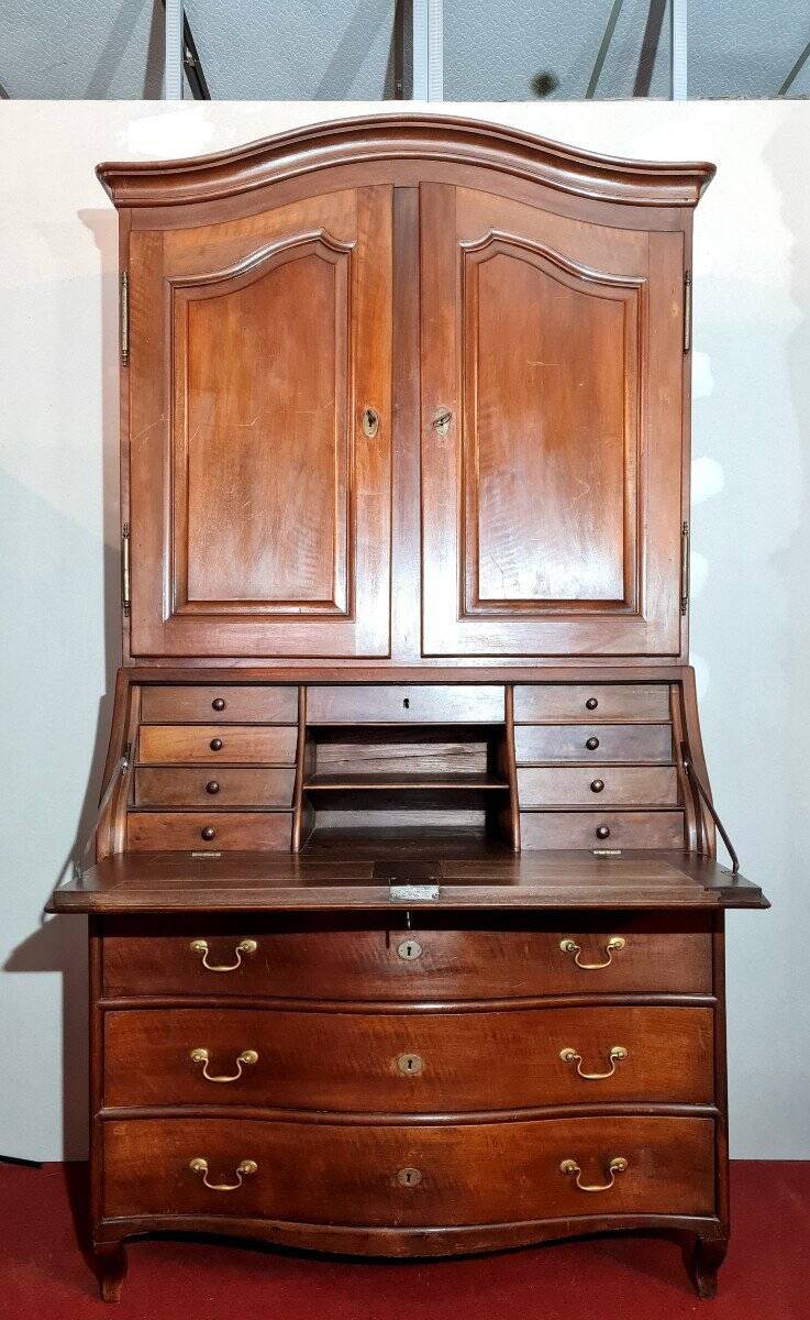 Cabinet Commode Scriban Galbée époque Louis XV En Noyer