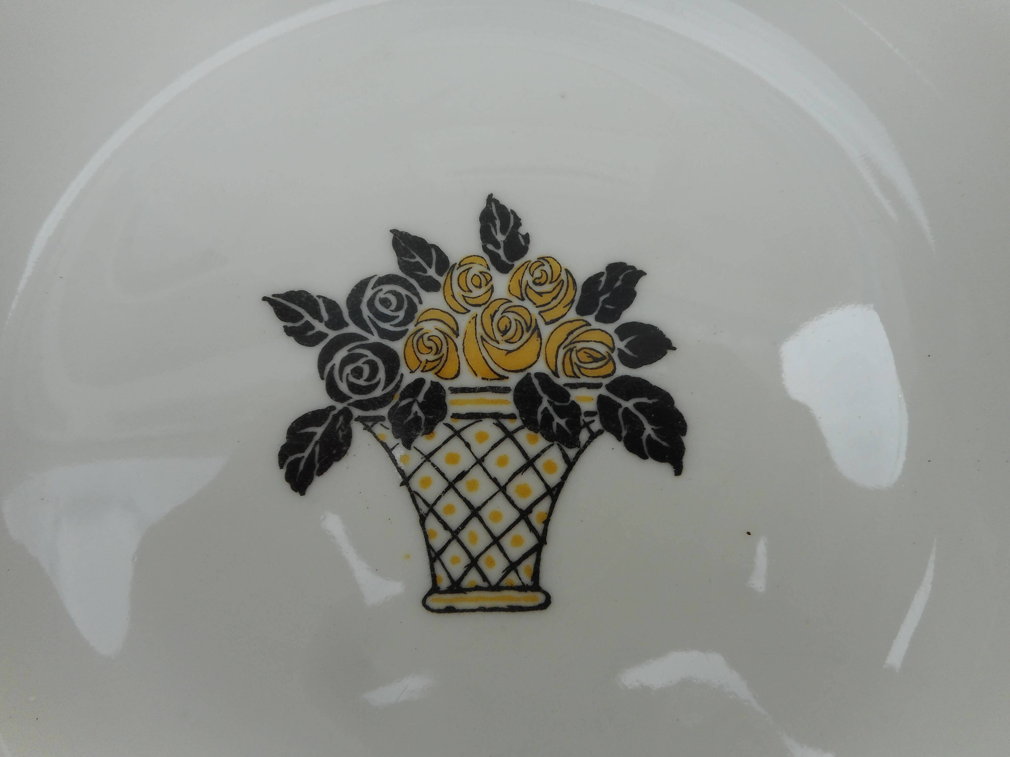 Six porcelain hollow plates