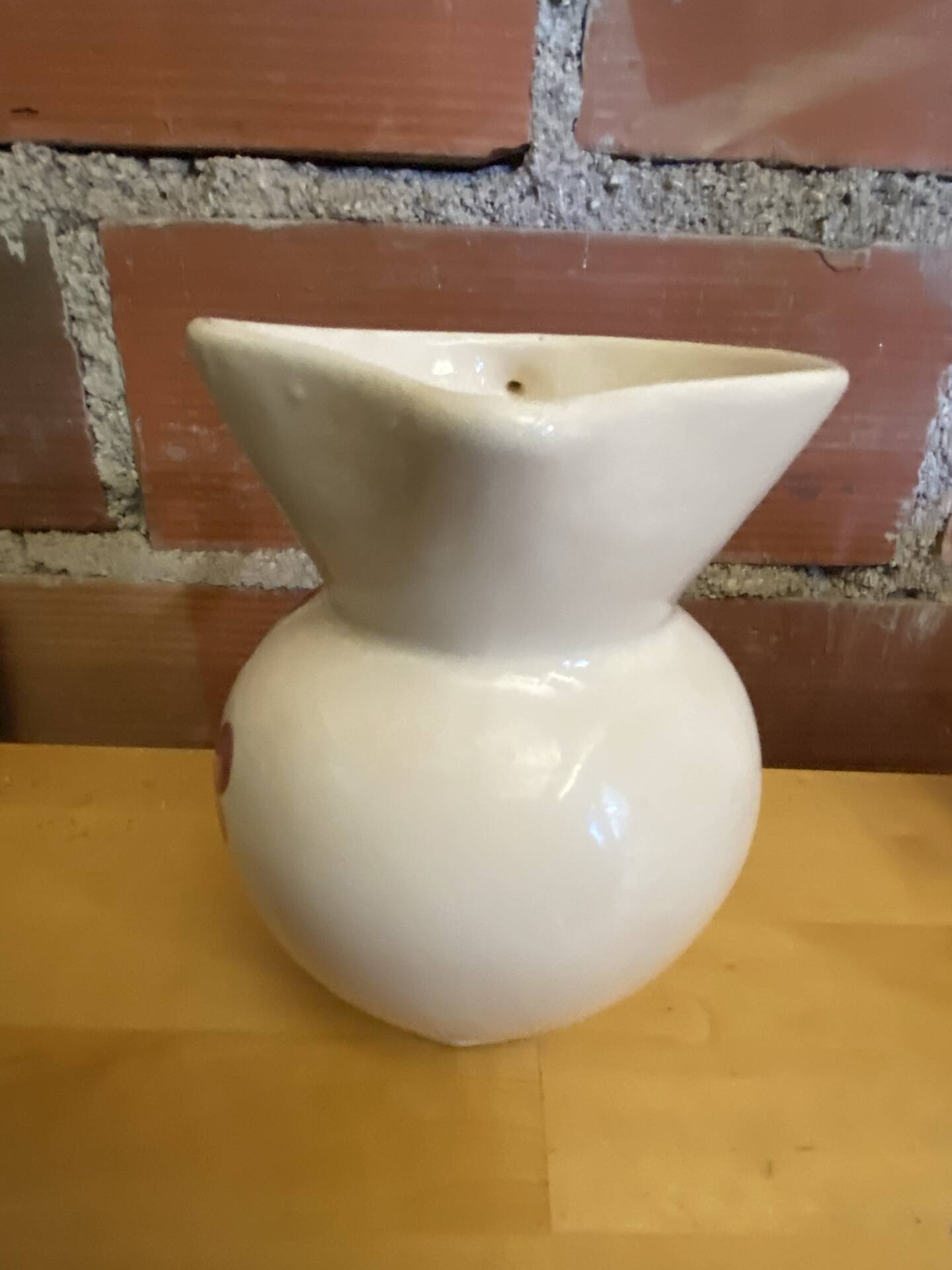 Old Service Juice Jug + 6 White Ceramic Glasses with Flower Wine Decor