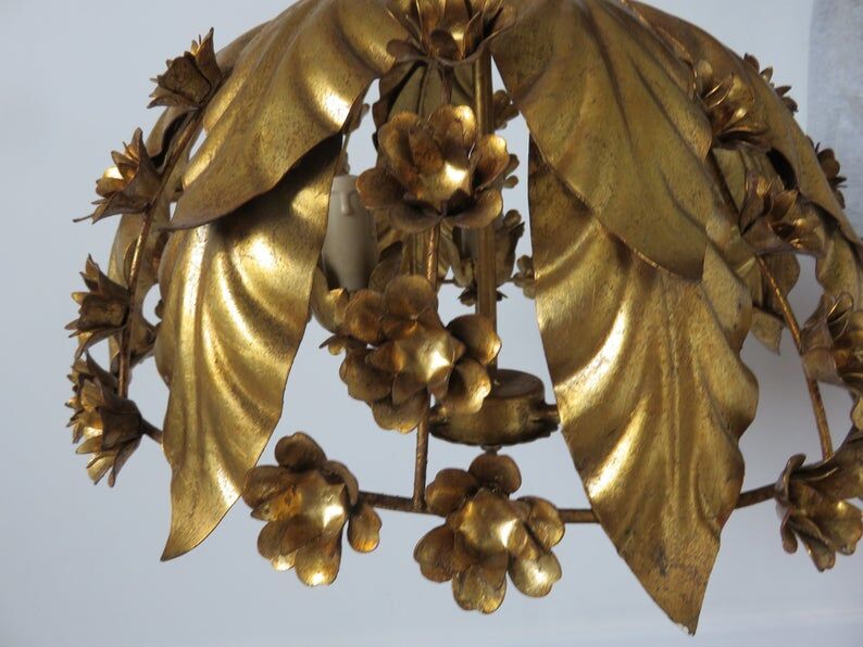 Gold leaf floral ceiling light in gold metal 70