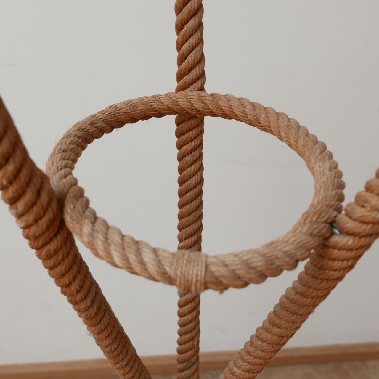 Handcrafted floor lamp in rope from the 60s and 70s