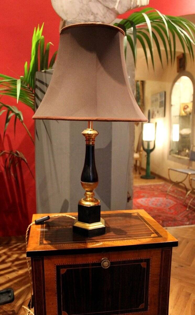 20th Century French Black Enamel Tole and Gilt Bronze Table Lamps with Silk Shade, Set of 2