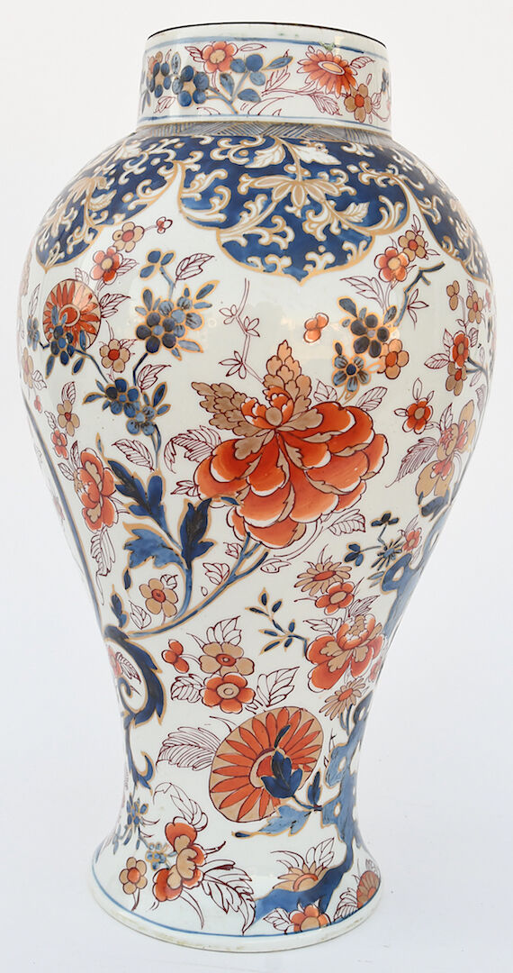 Imari porcelain vase
