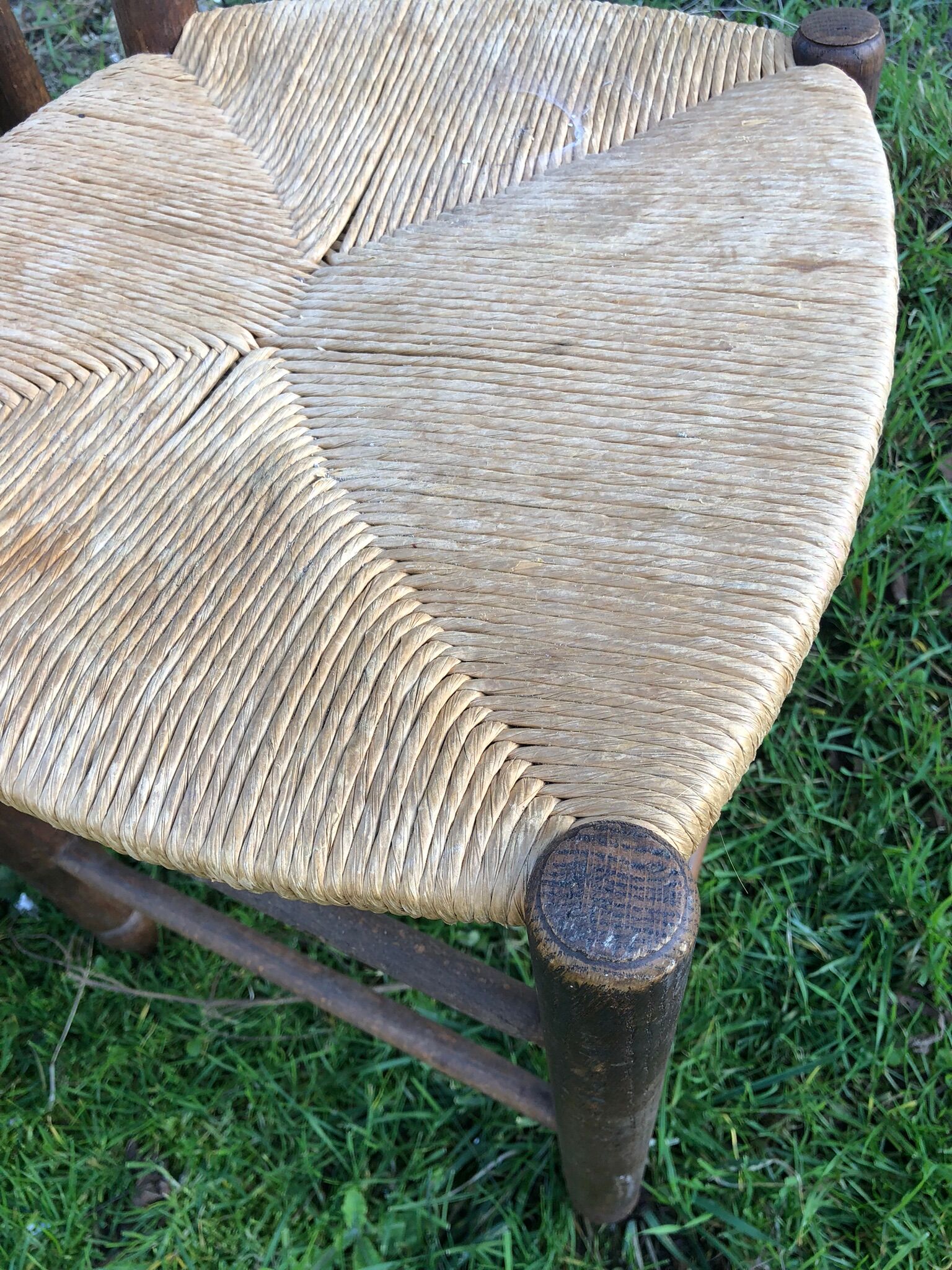 Pair of rustic mulched chairs