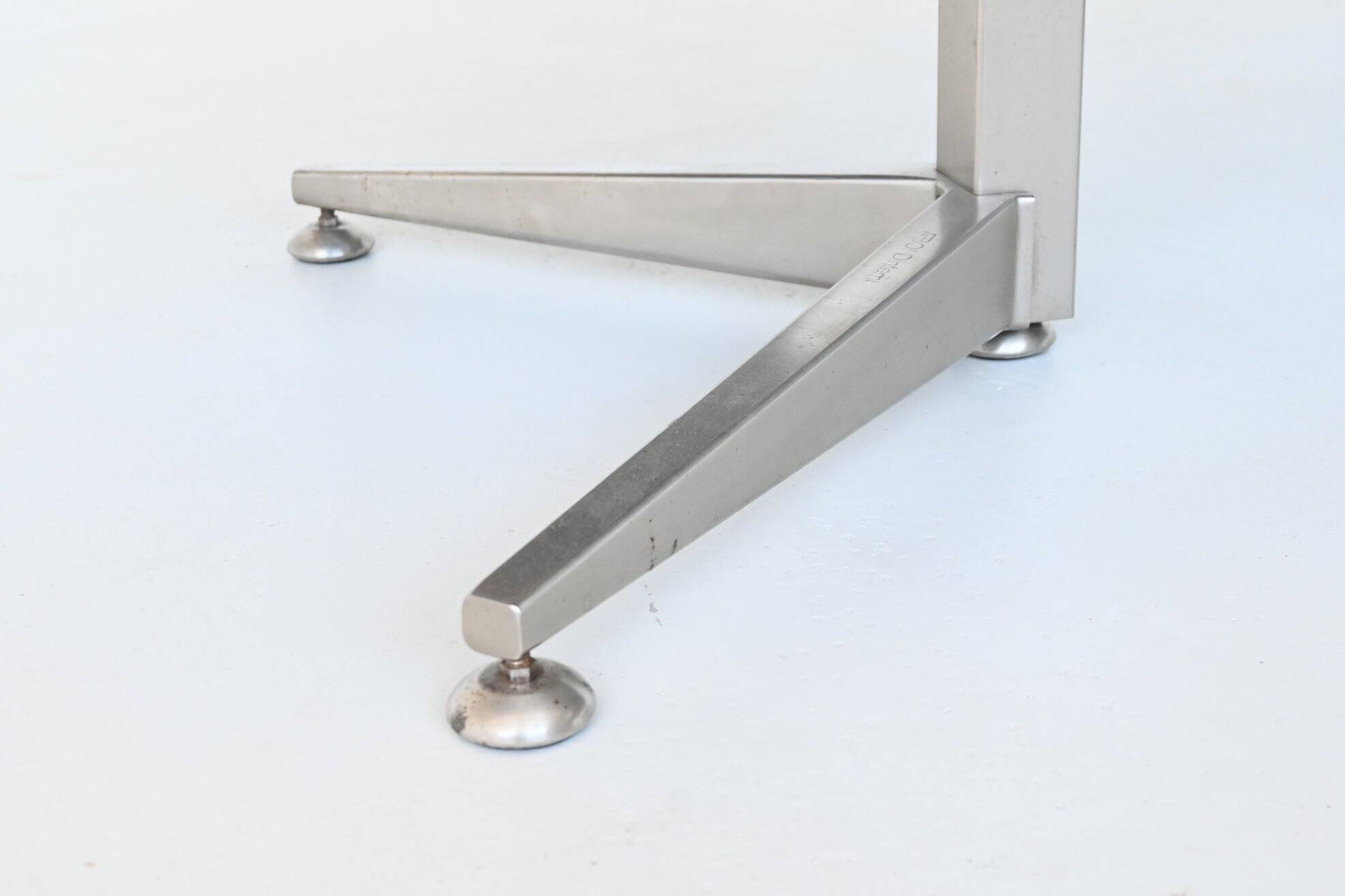 Bureau d'angle exécutif Abbondinterni en acajou et verre, Italie, 1970