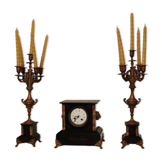 2 candlesticks