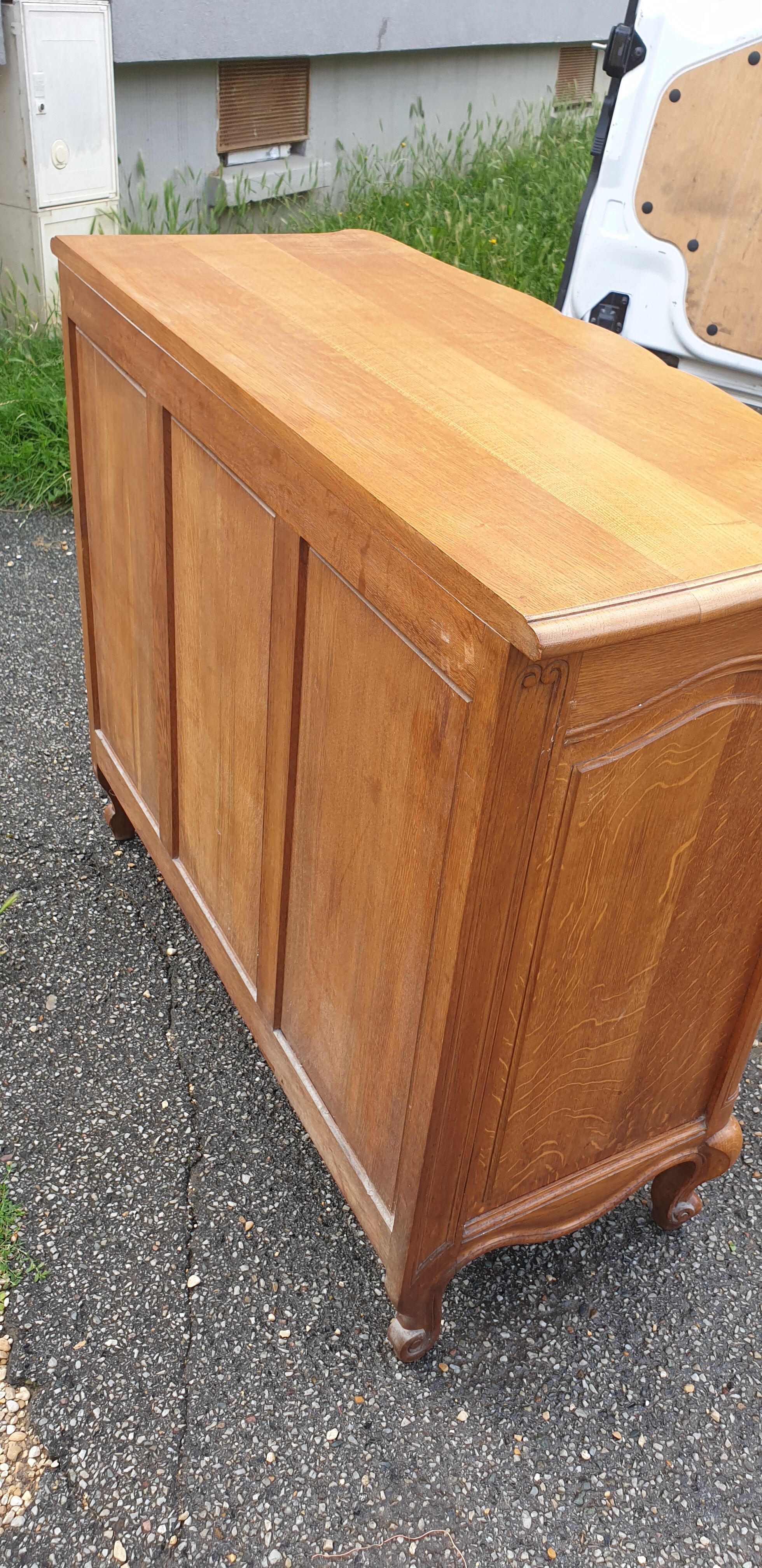 Provençal crossbow chest of drawers