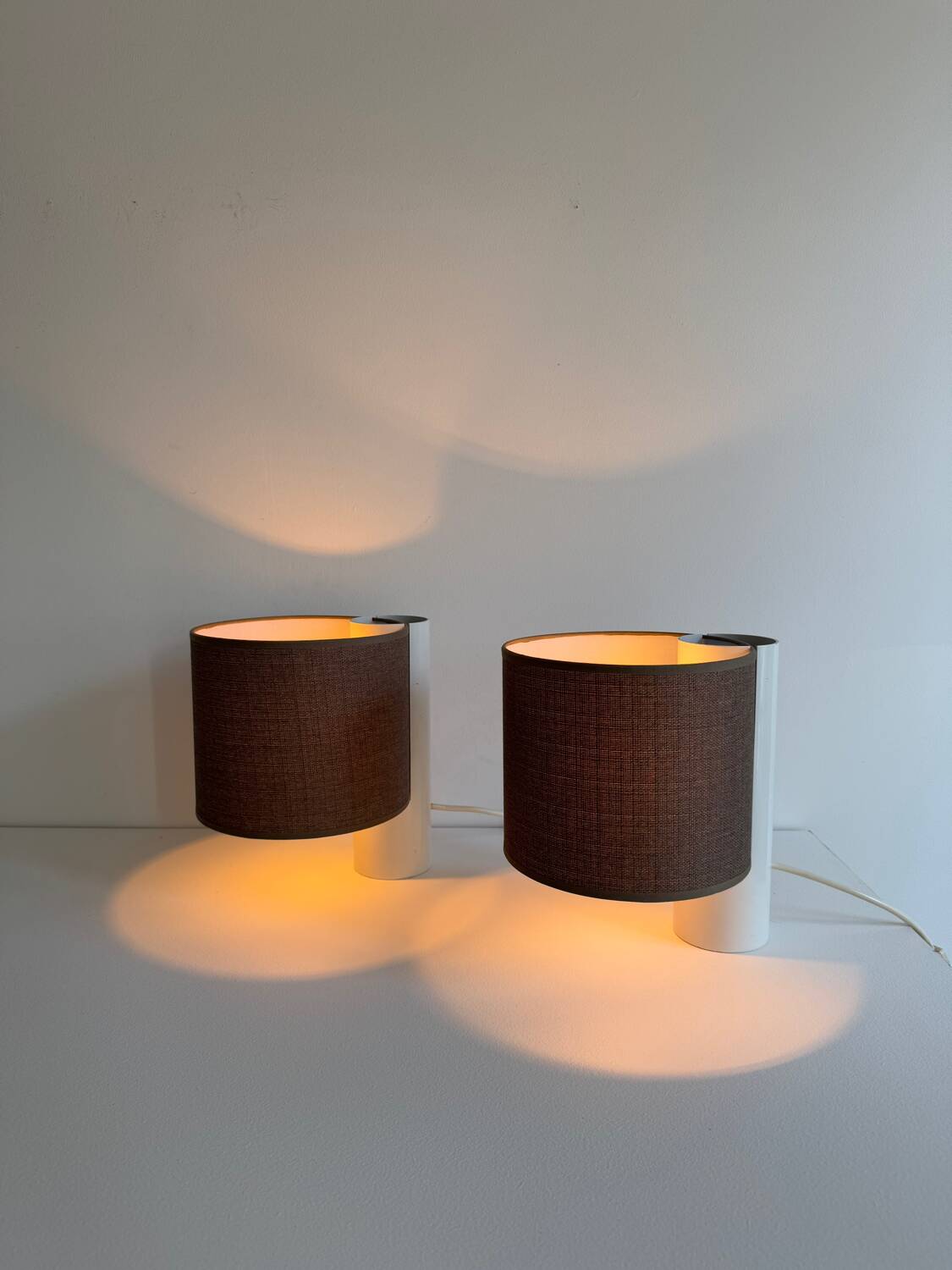 Pair of vintage table lamps, white and brown, “slim” by Gramigna for Quattrifolio, 1964 Italy