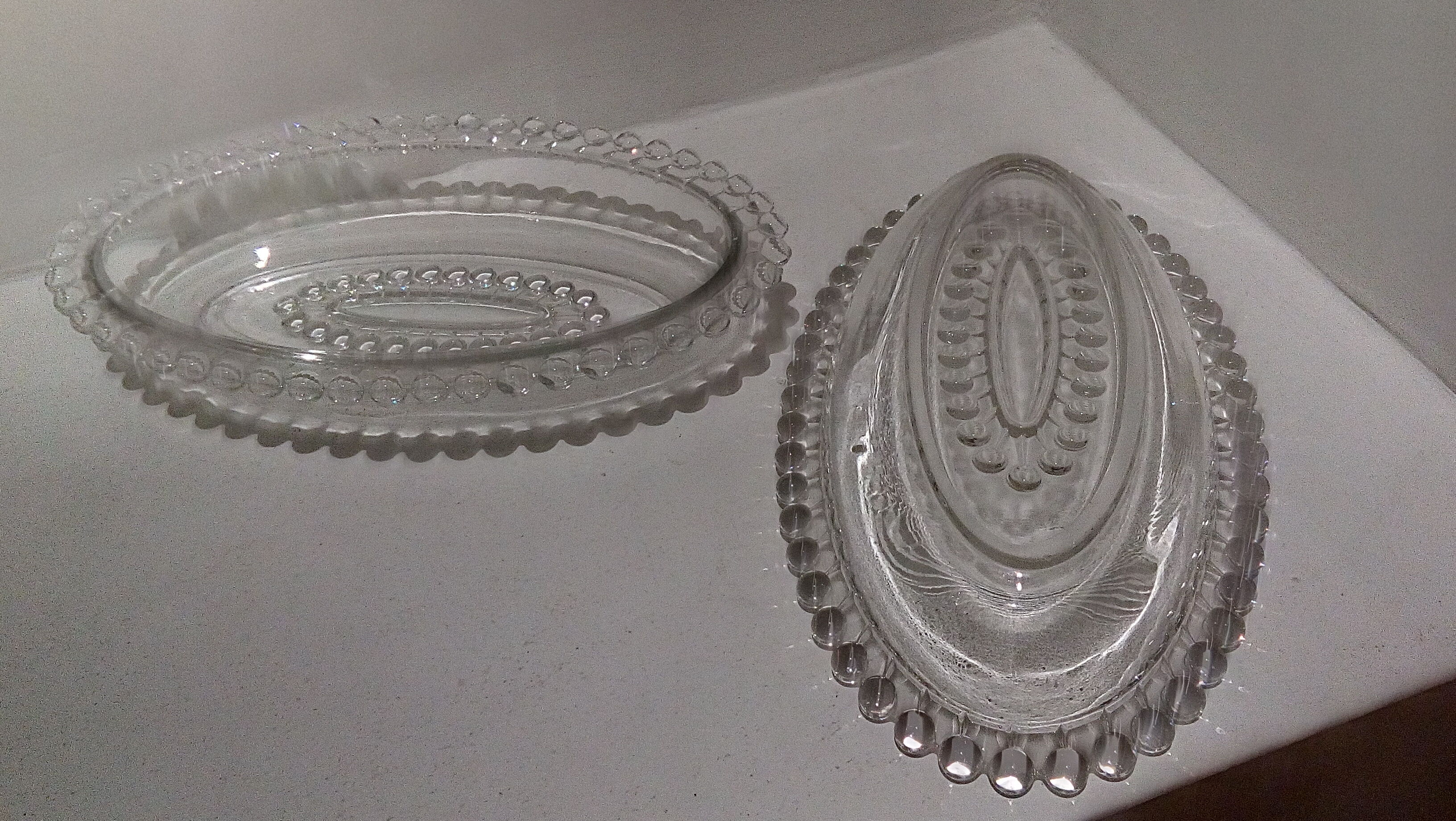 Duo of glass beaded raviers