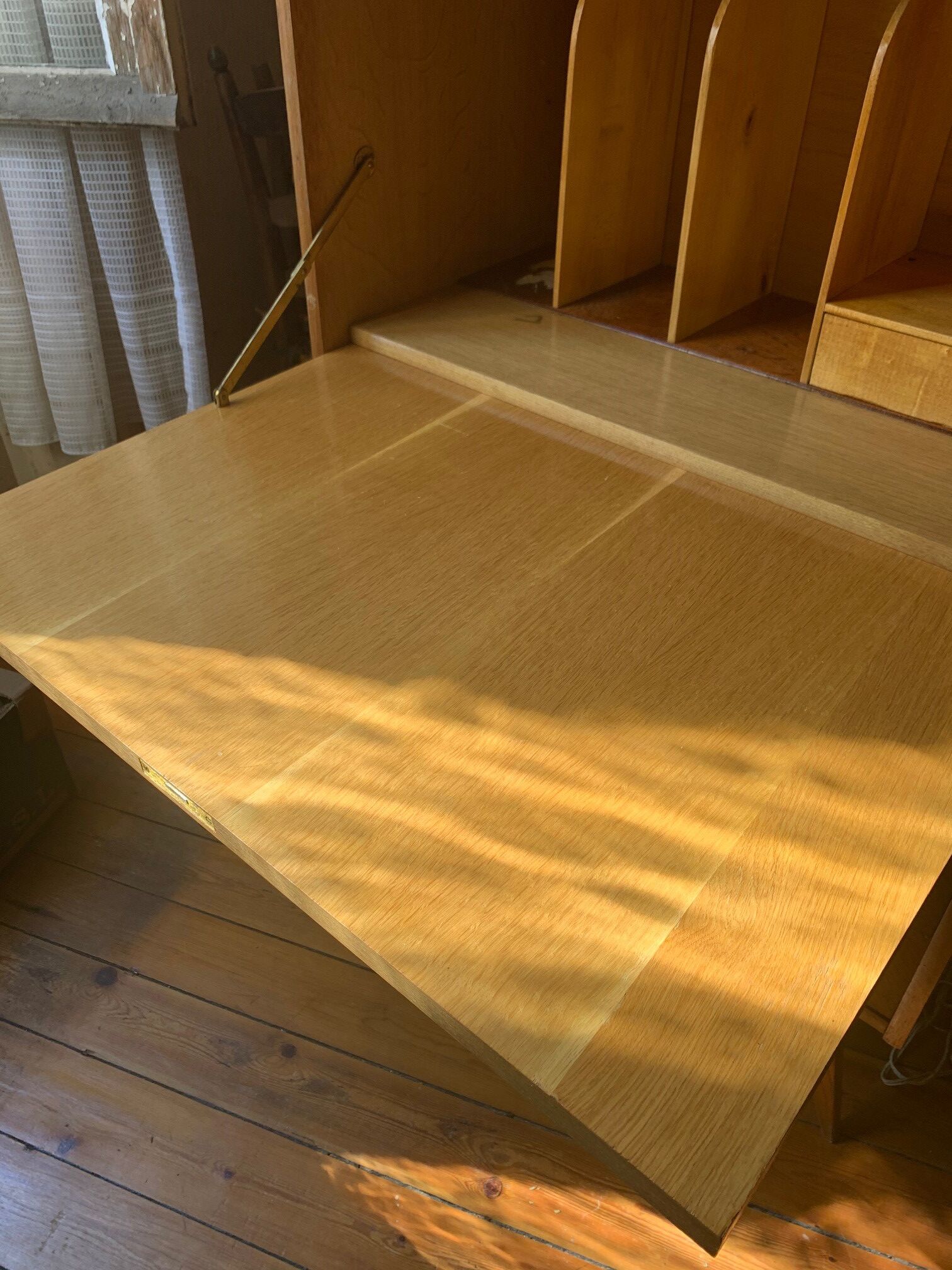 Secretary feet compass