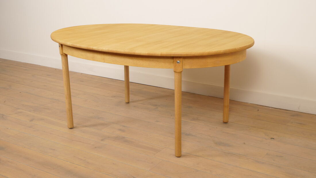 Vintage Oval Dining Table | Oak | Extendable | 3 Extension Leaves