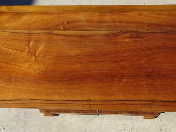 Ancienne commode en noyer et ronce de noyer