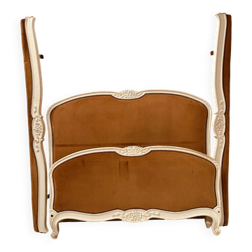 Lit de style Louis XV en hetre patiné XX siècle