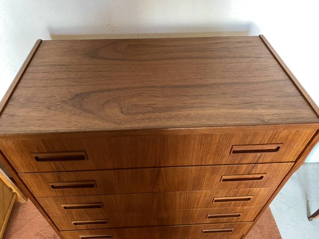 Commode scandinave