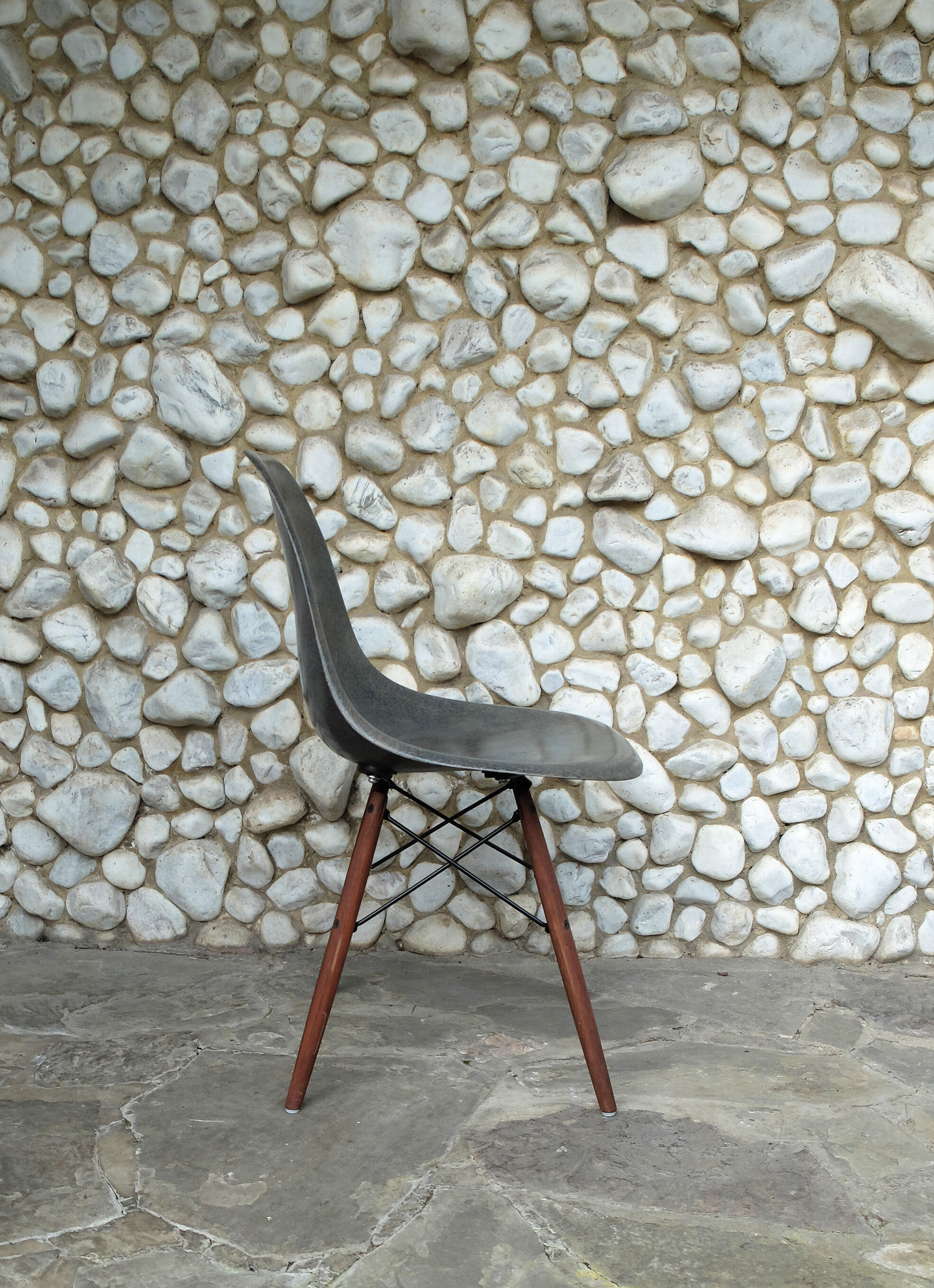 DSW Charles & Ray Eames Chair for Herman Miller Grey Elephant Grey Dowel