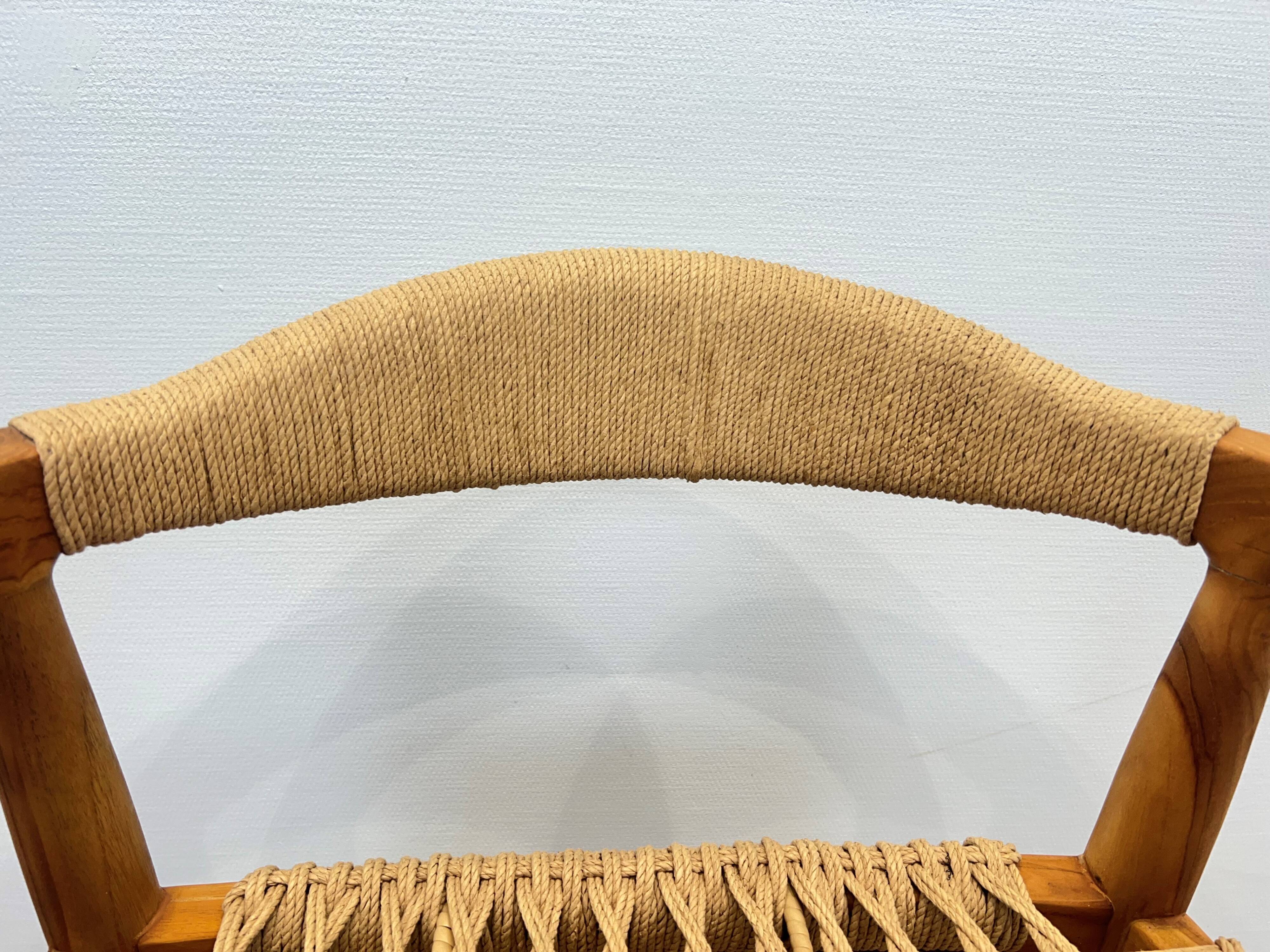 Paire de fauteuils scandinave en teck tressé