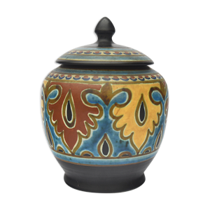 pot couvert en céramique