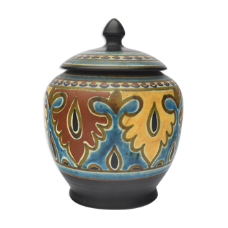 Covered ceramic pot from Gouda