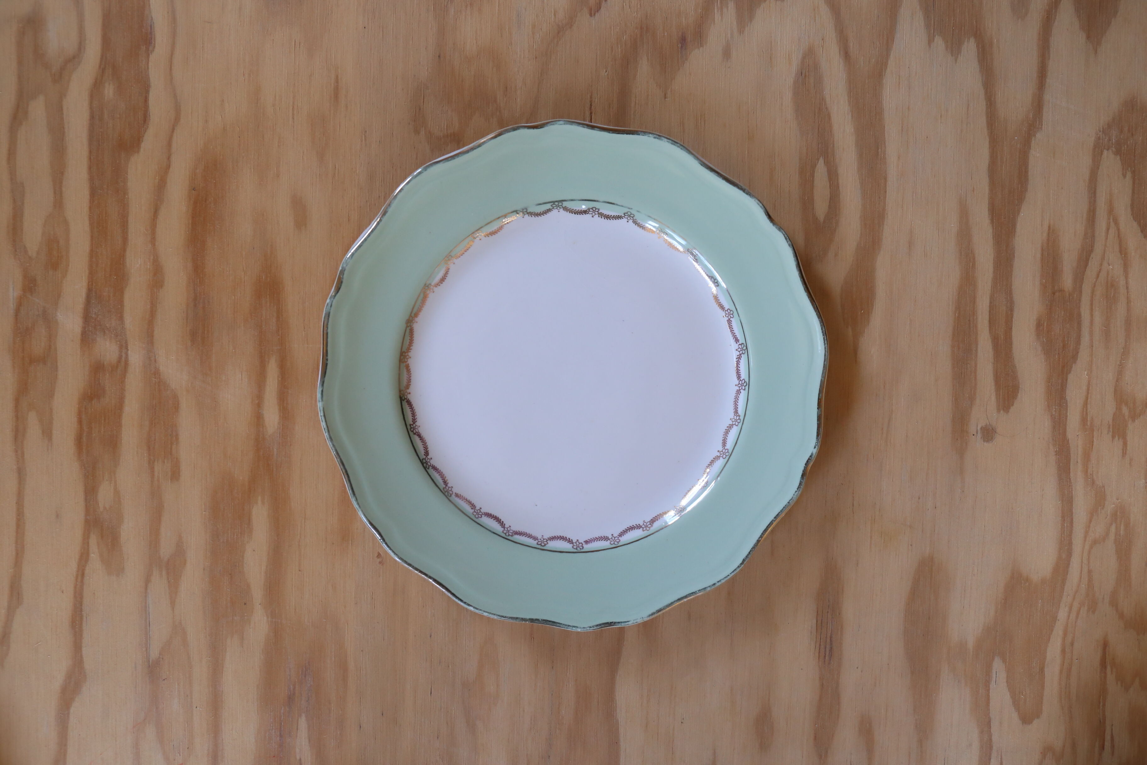 6 old plates St-Amand l'Amandinoise, almond green ledge